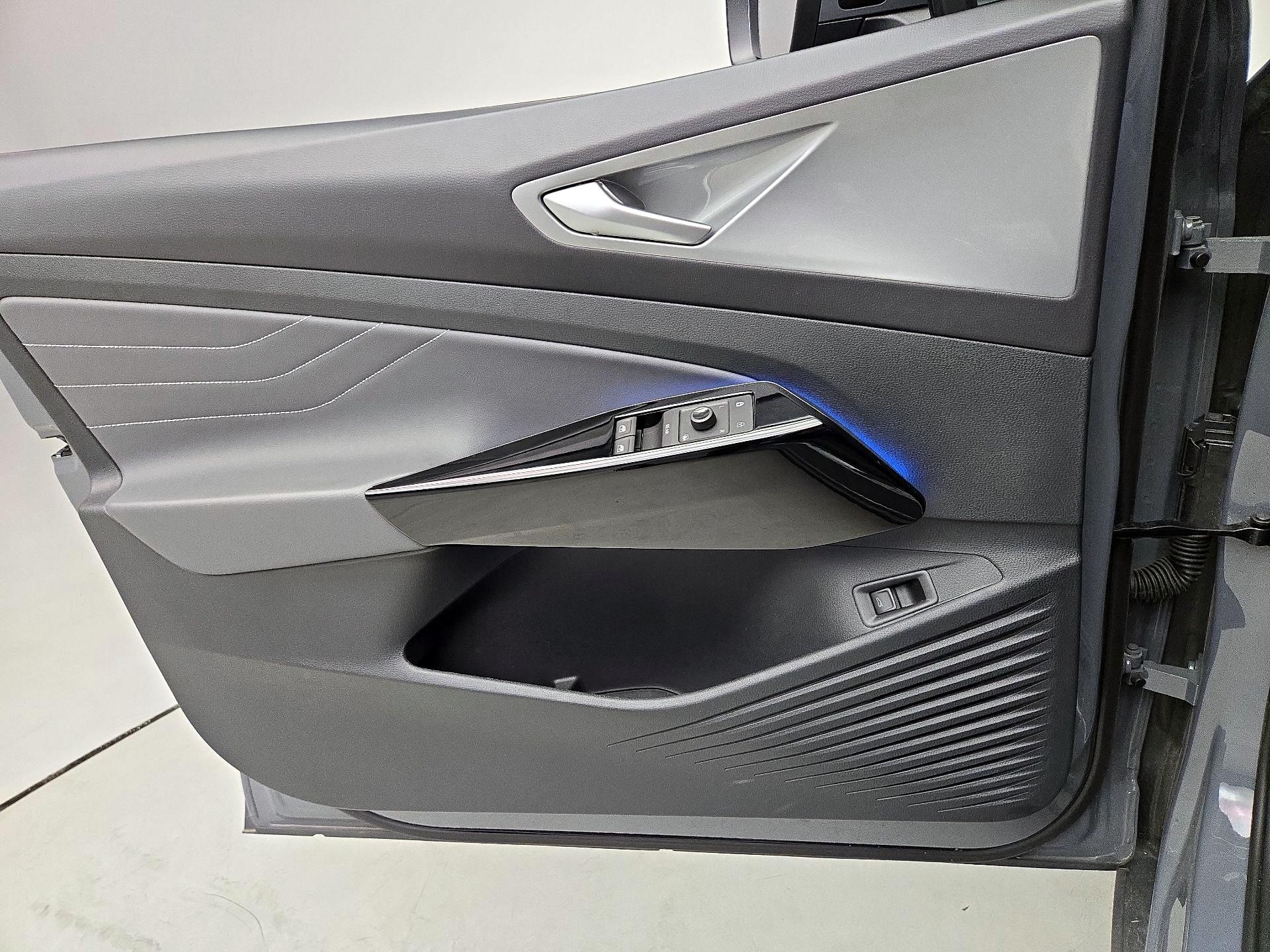 Thumbnail: 2023 Volkswagen ID.4 - 12