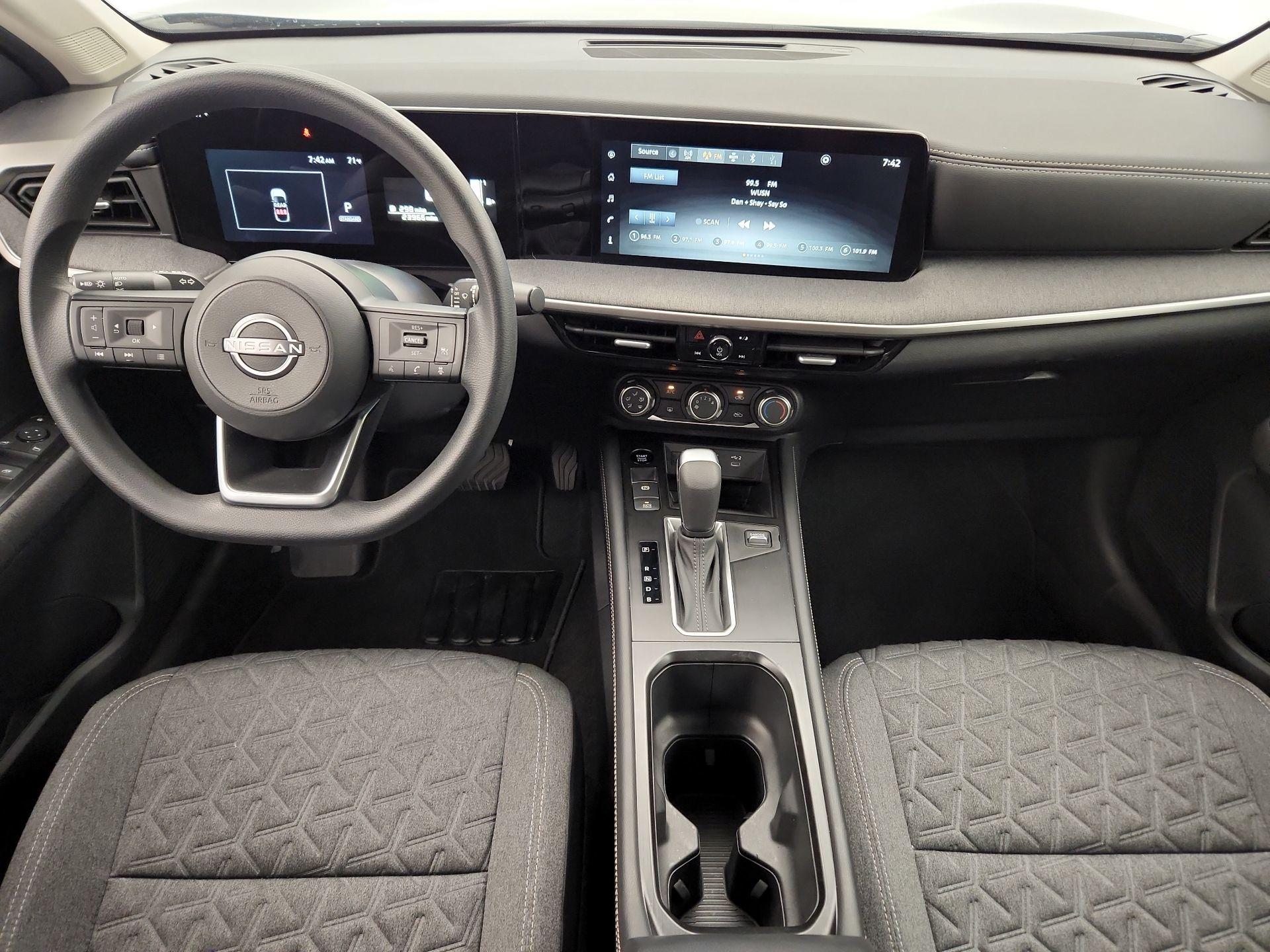Thumbnail: 2025 Nissan Kicks - 9