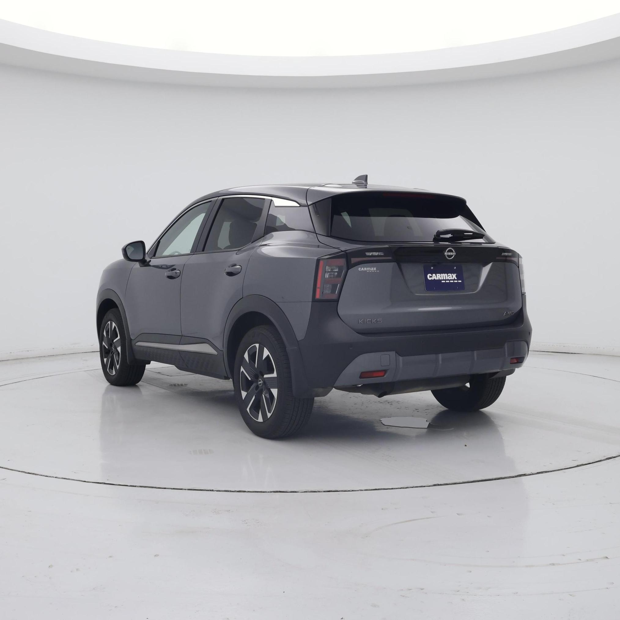 Thumbnail: 2025 Nissan Kicks - 2