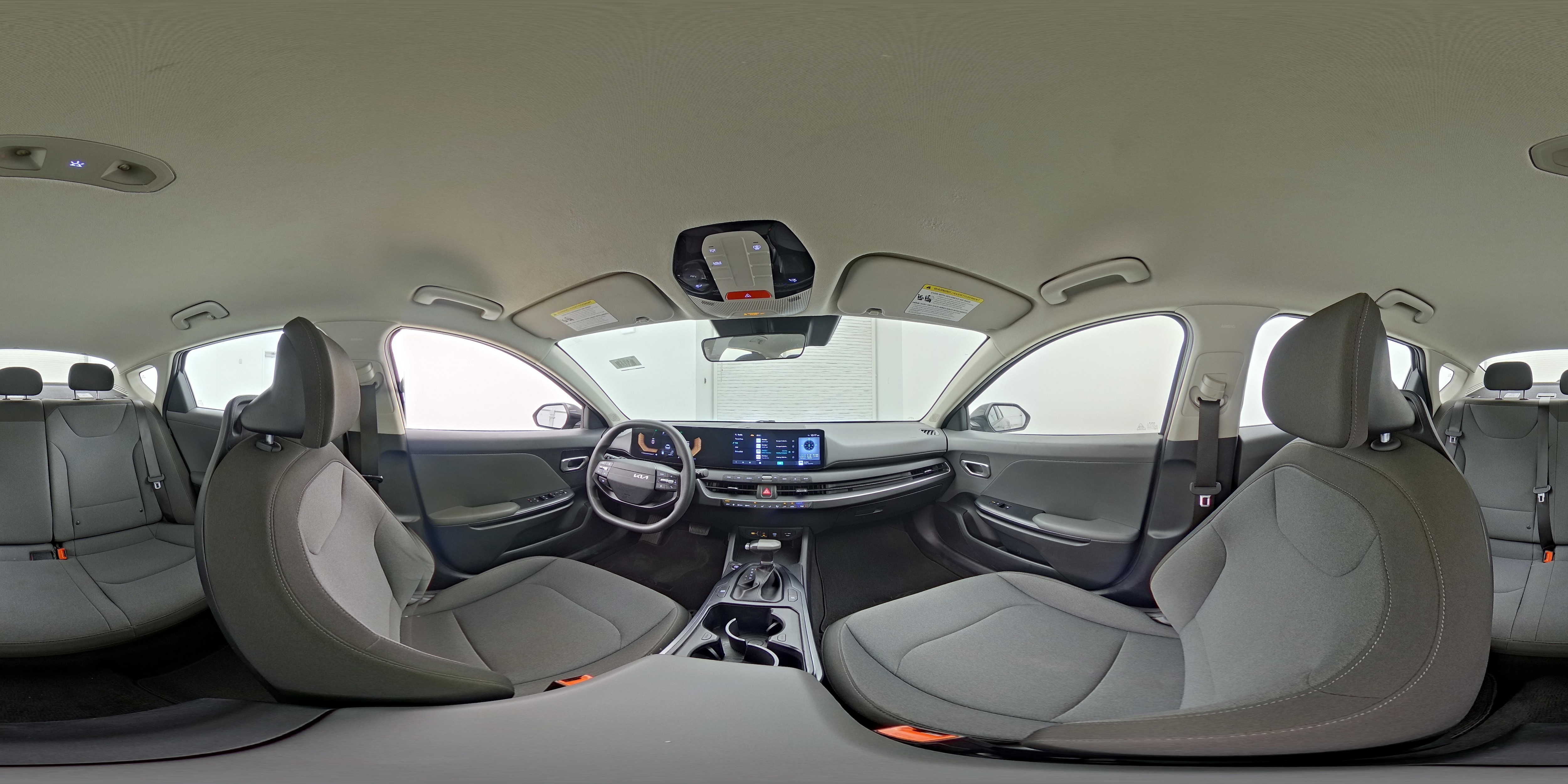 2025 Kia K4 LXS - Photo 24