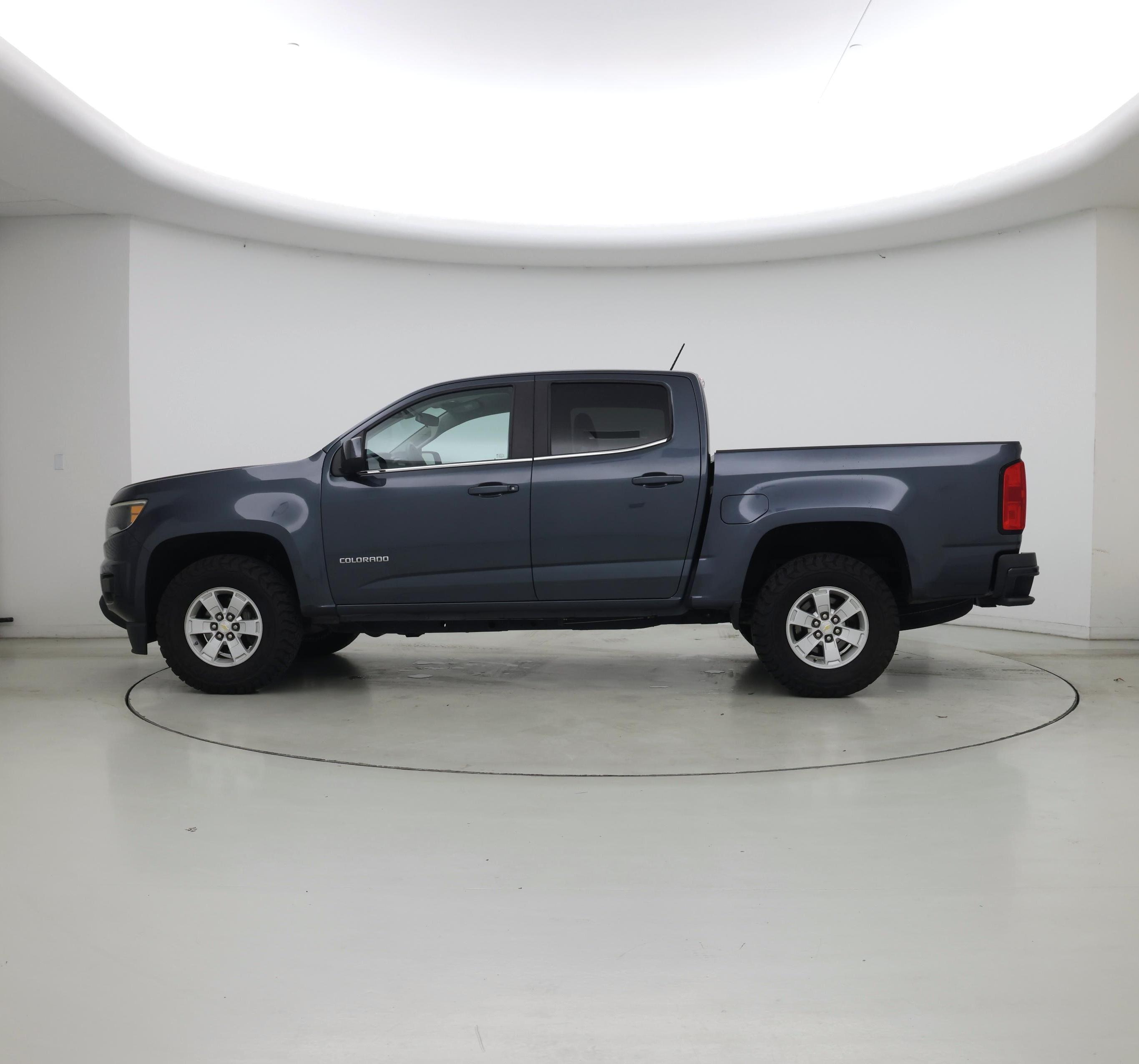 Thumbnail: 2020 Chevrolet Colorado - 3