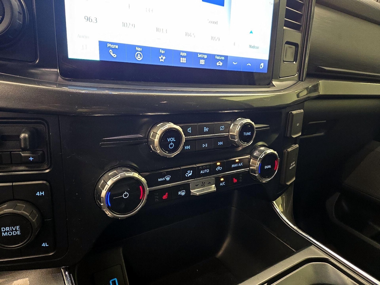 2023 Ford F-150 XLT - Photo 18