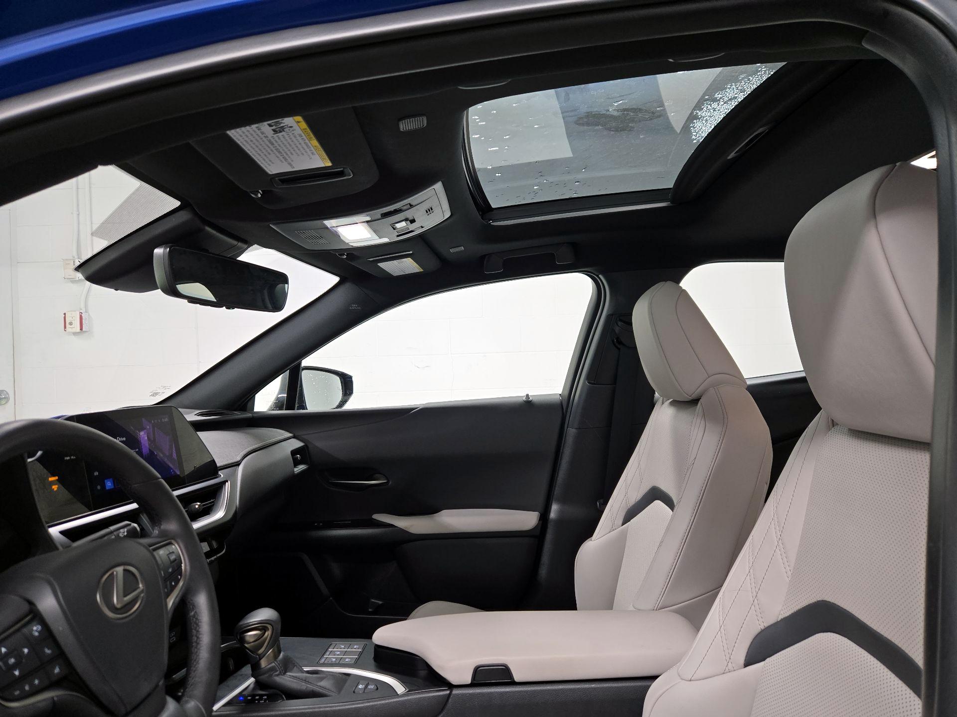 Thumbnail: 2023 Lexus UX - 19