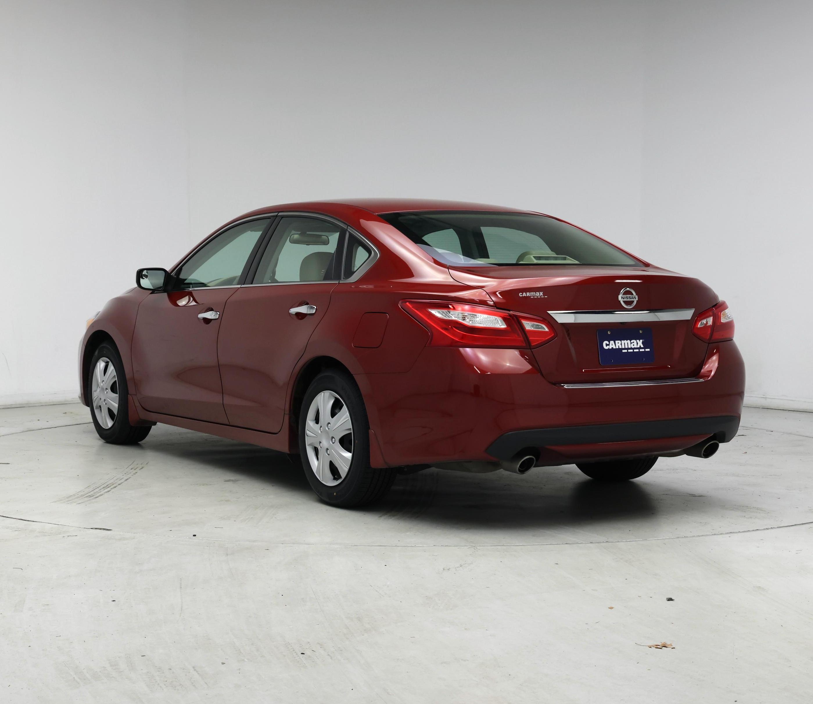 Thumbnail: 2016 Nissan Altima - 2