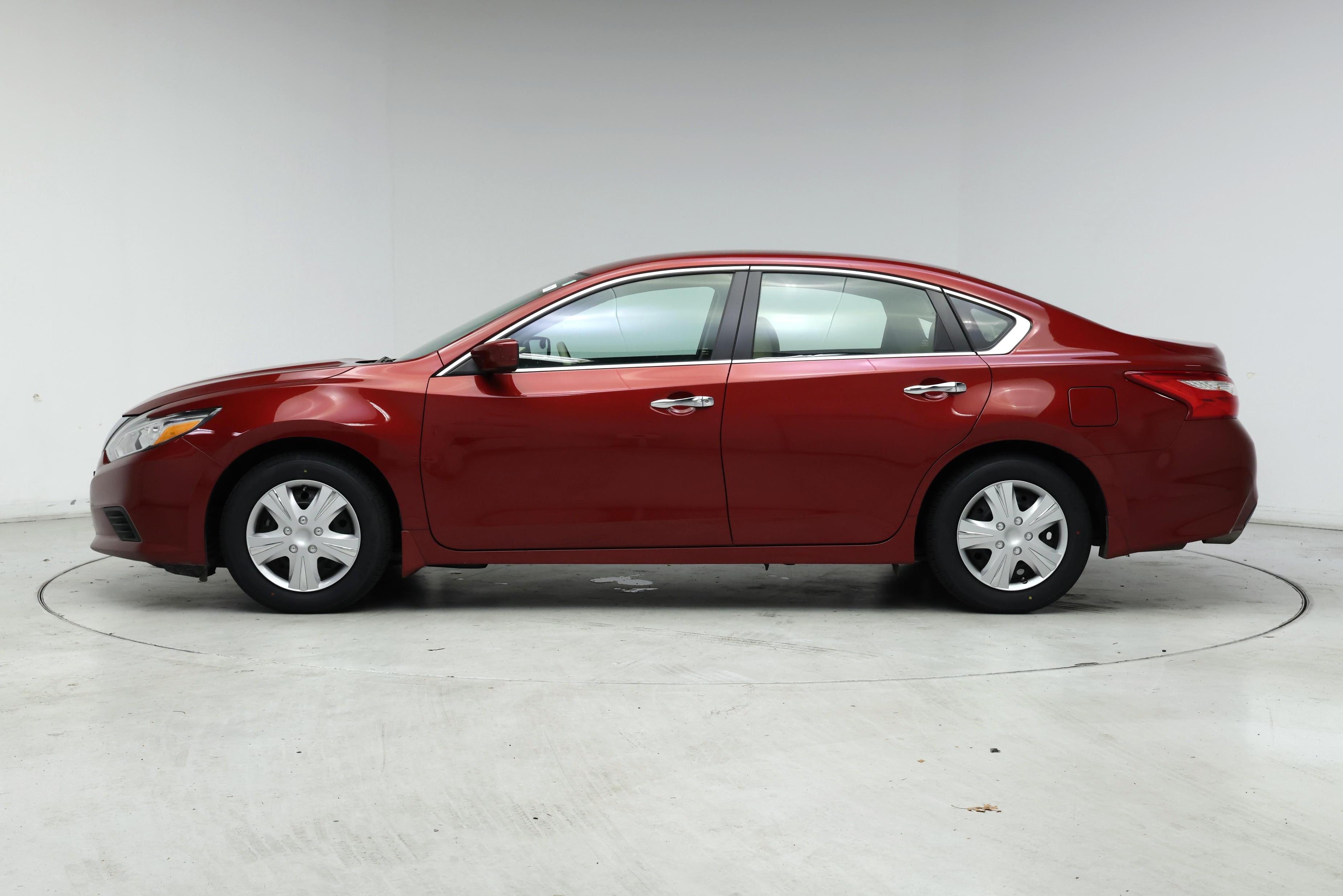 Thumbnail: 2016 Nissan Altima - 3