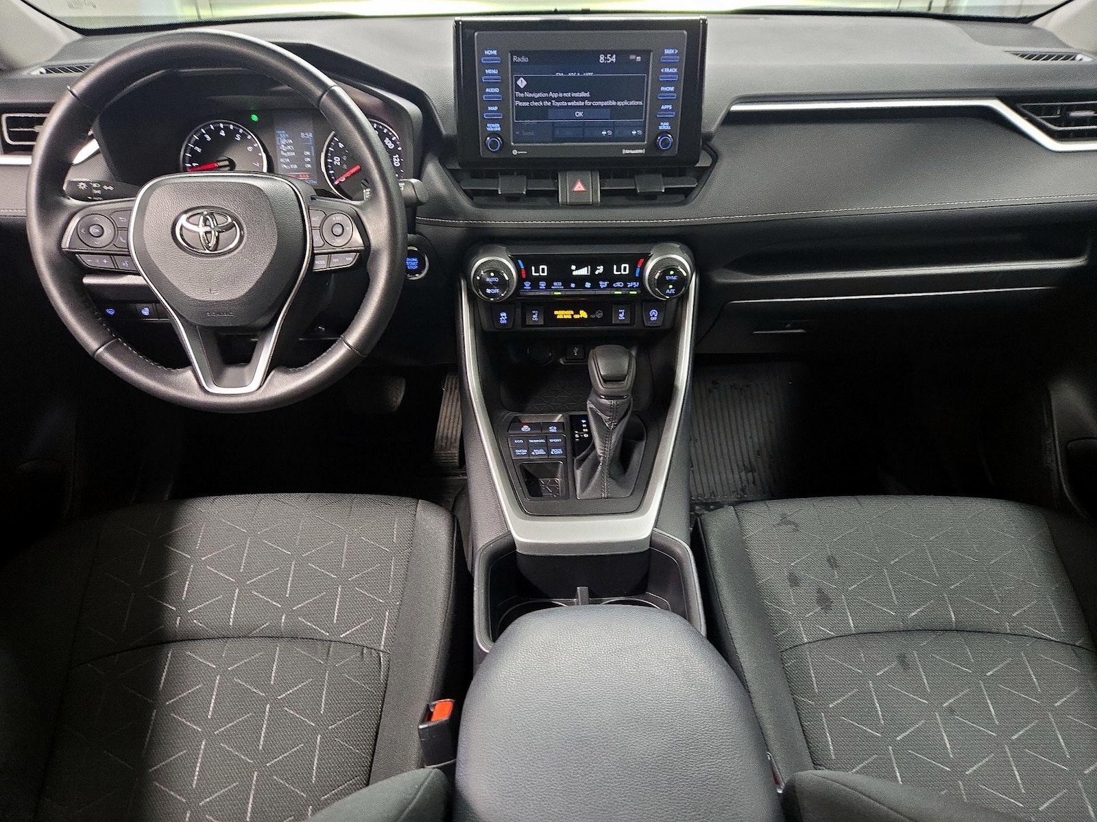 2022 Toyota RAV4 XLE - Photo 10