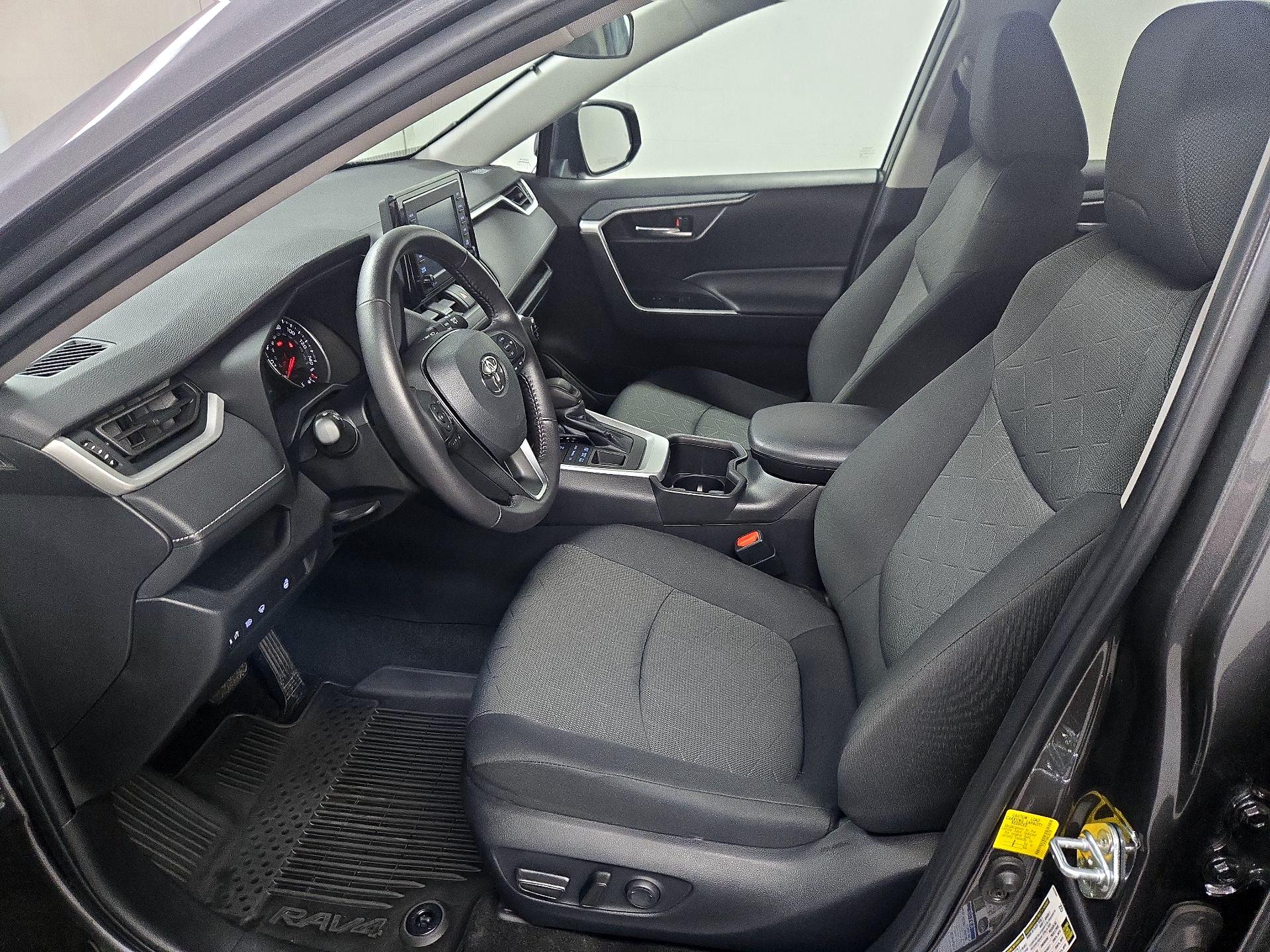 Thumbnail: 2022 Toyota RAV4 - 11