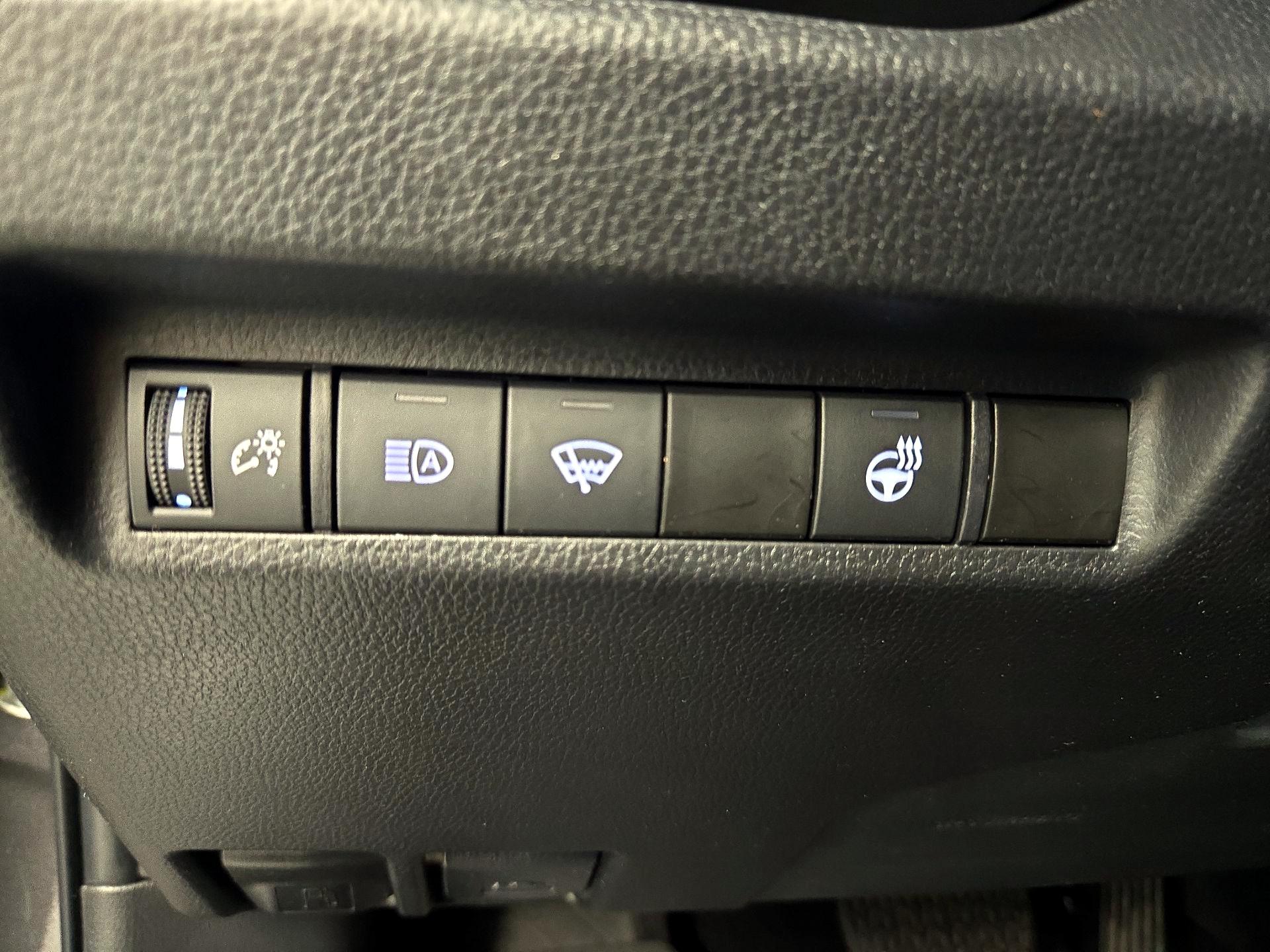 Thumbnail: 2022 Toyota RAV4 - 13