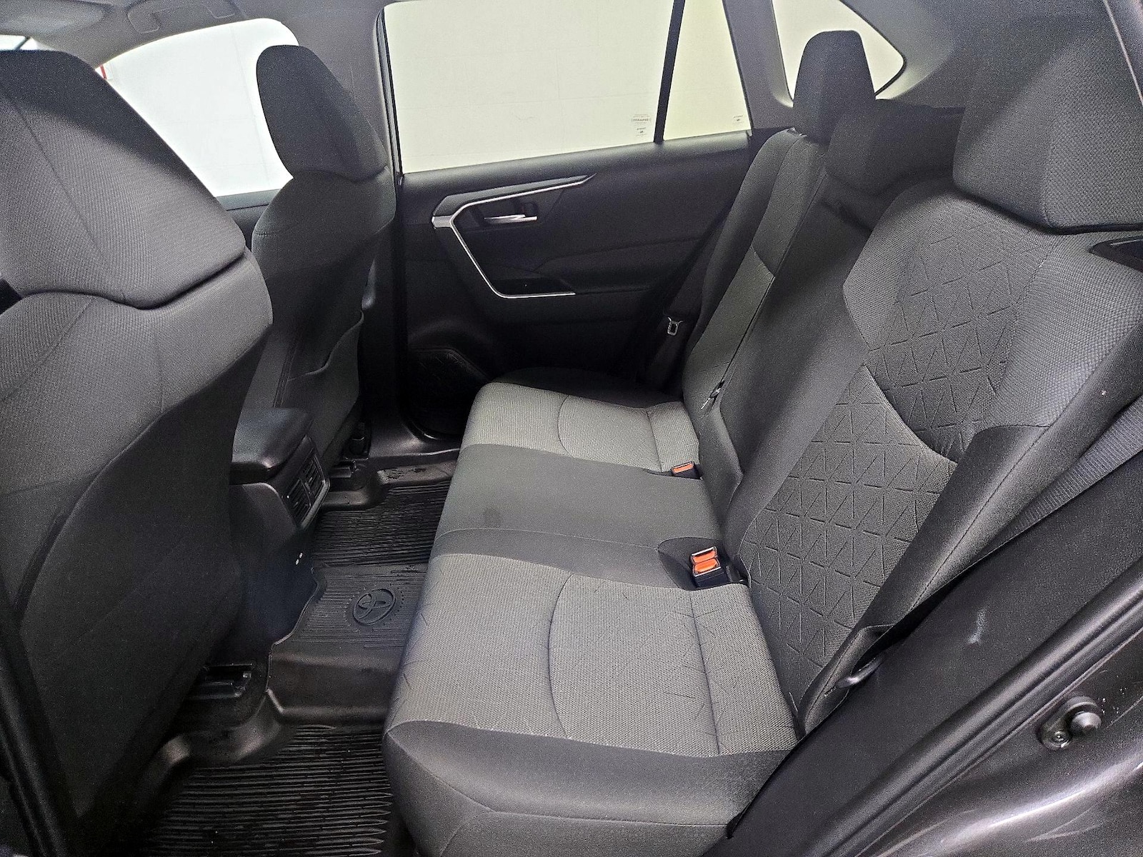 2022 Toyota RAV4 XLE - Photo 20