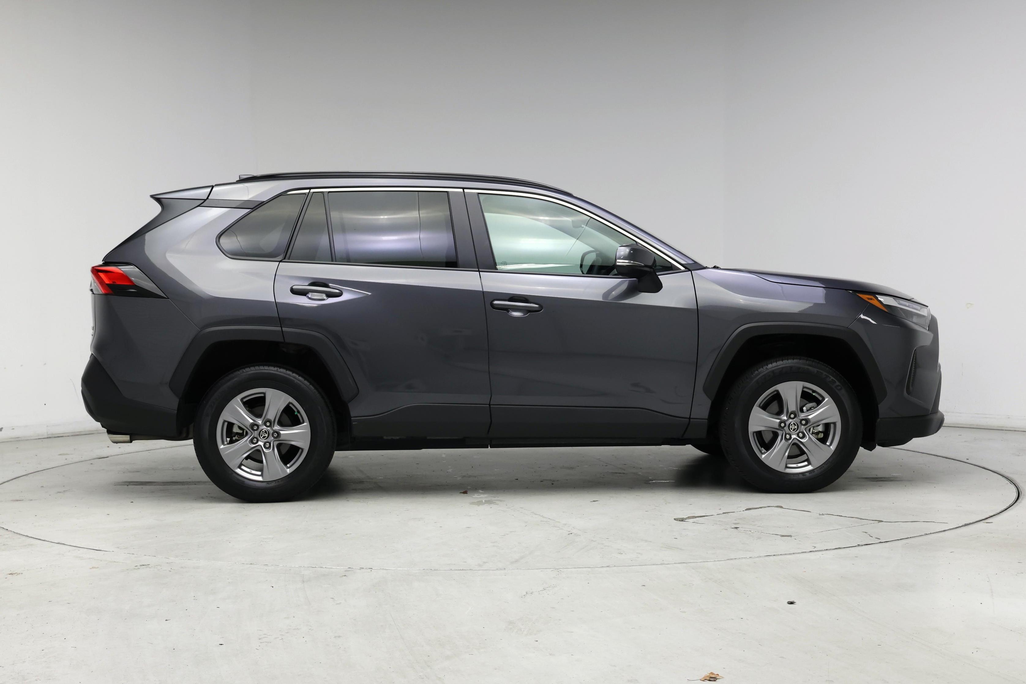 Thumbnail: 2022 Toyota RAV4 - 7