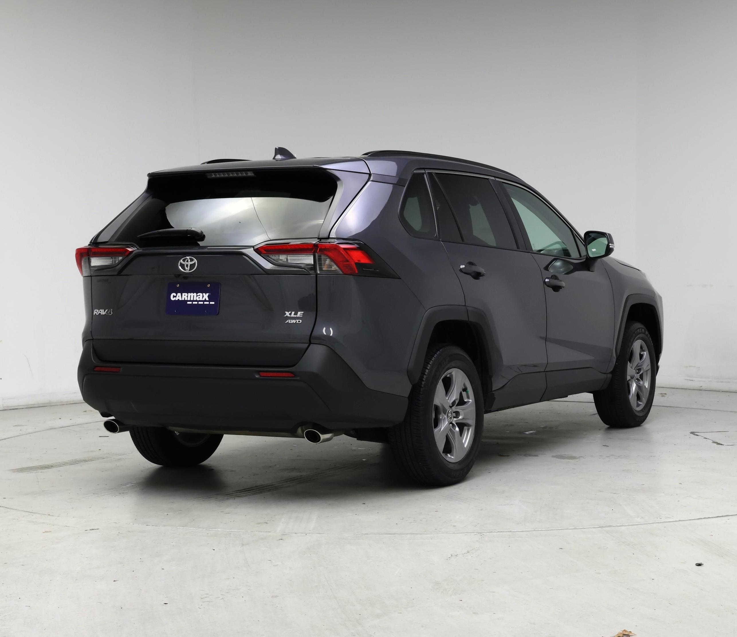 Thumbnail: 2022 Toyota RAV4 - 8