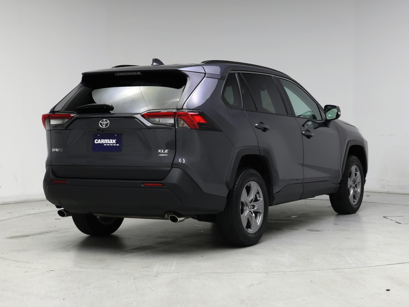 2022 Toyota RAV4 XLE - Photo 9