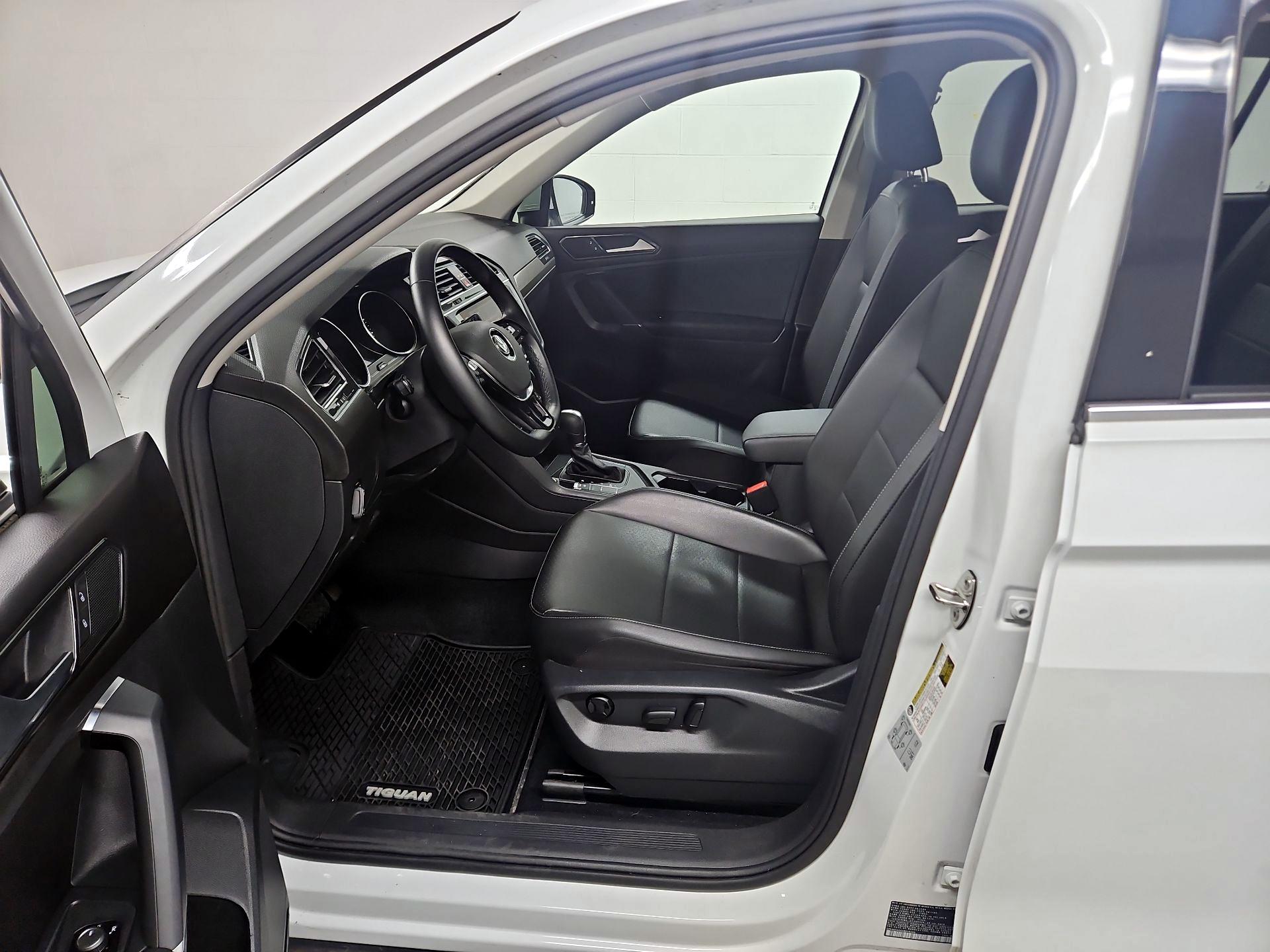 Thumbnail: 2018 Volkswagen Tiguan - 11