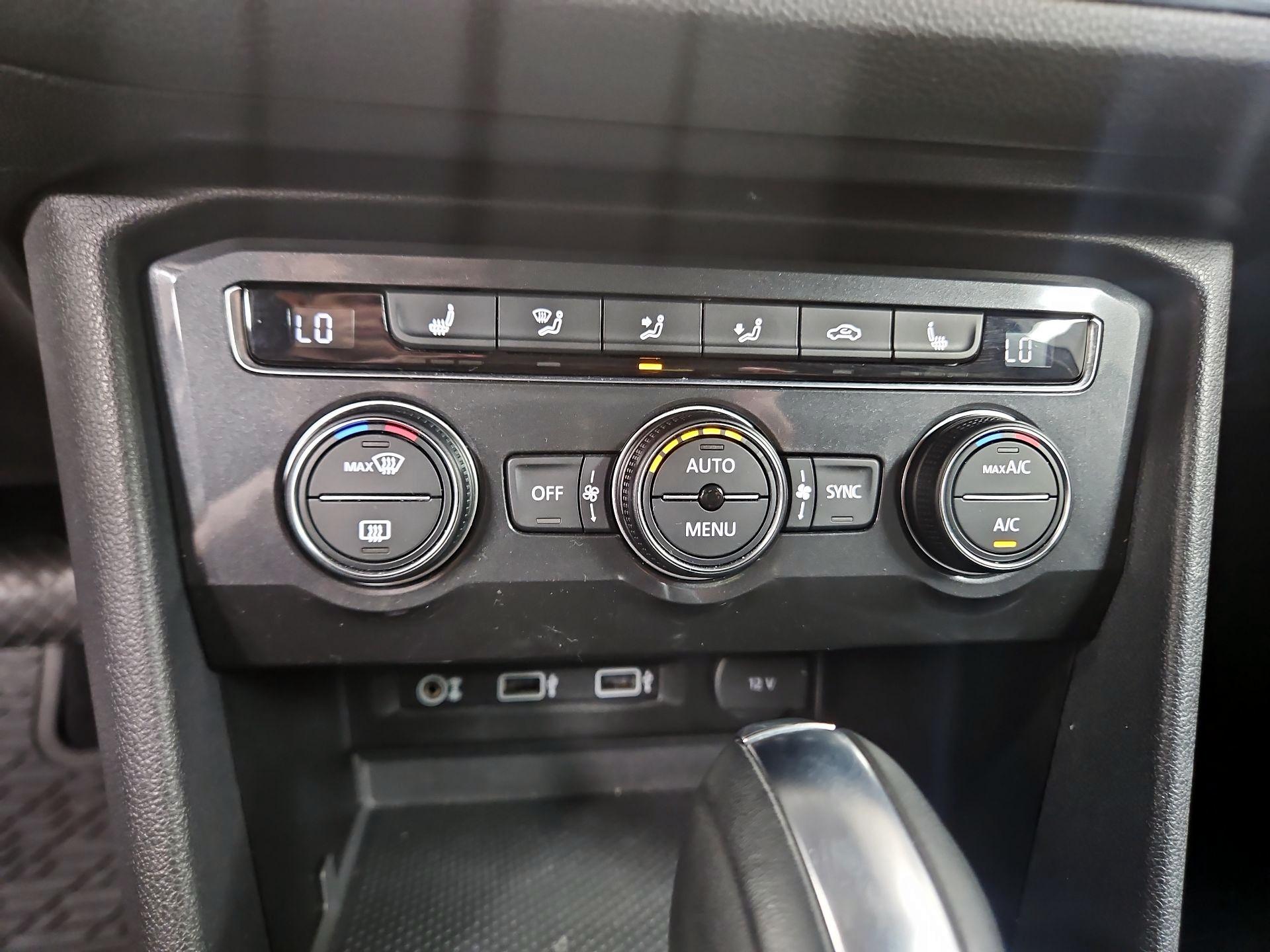 Thumbnail: 2018 Volkswagen Tiguan - 16