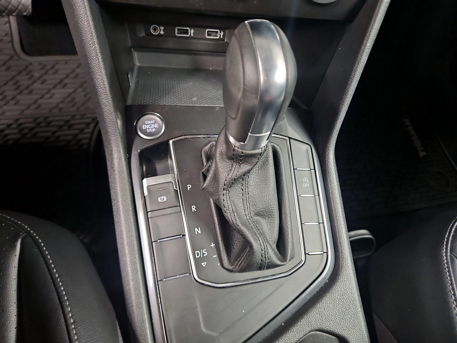 Thumbnail: 2018 Volkswagen Tiguan - 17