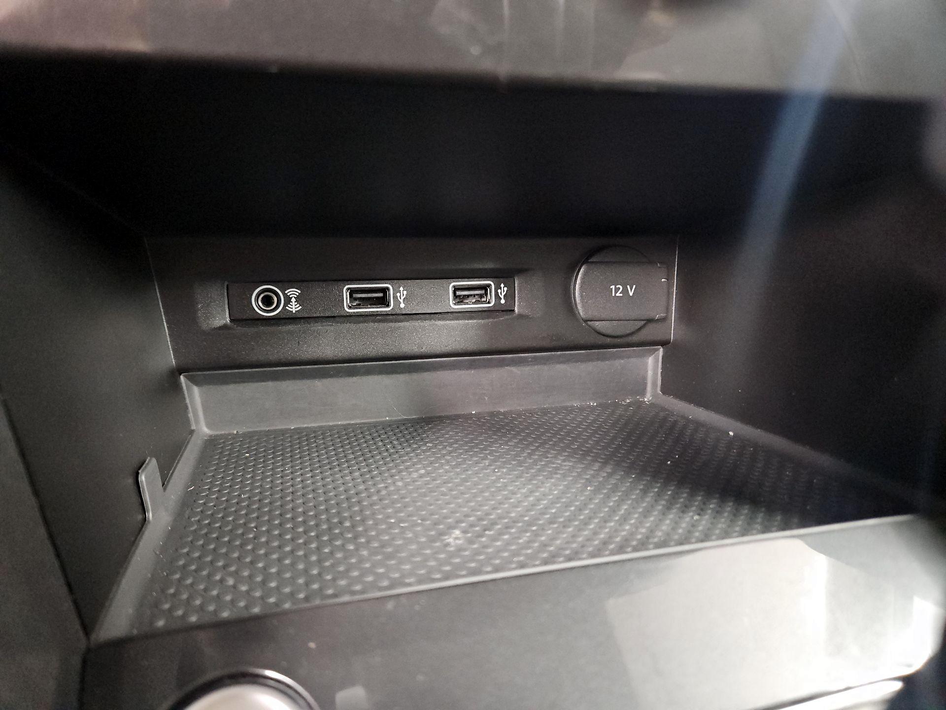 Thumbnail: 2018 Volkswagen Tiguan - 18