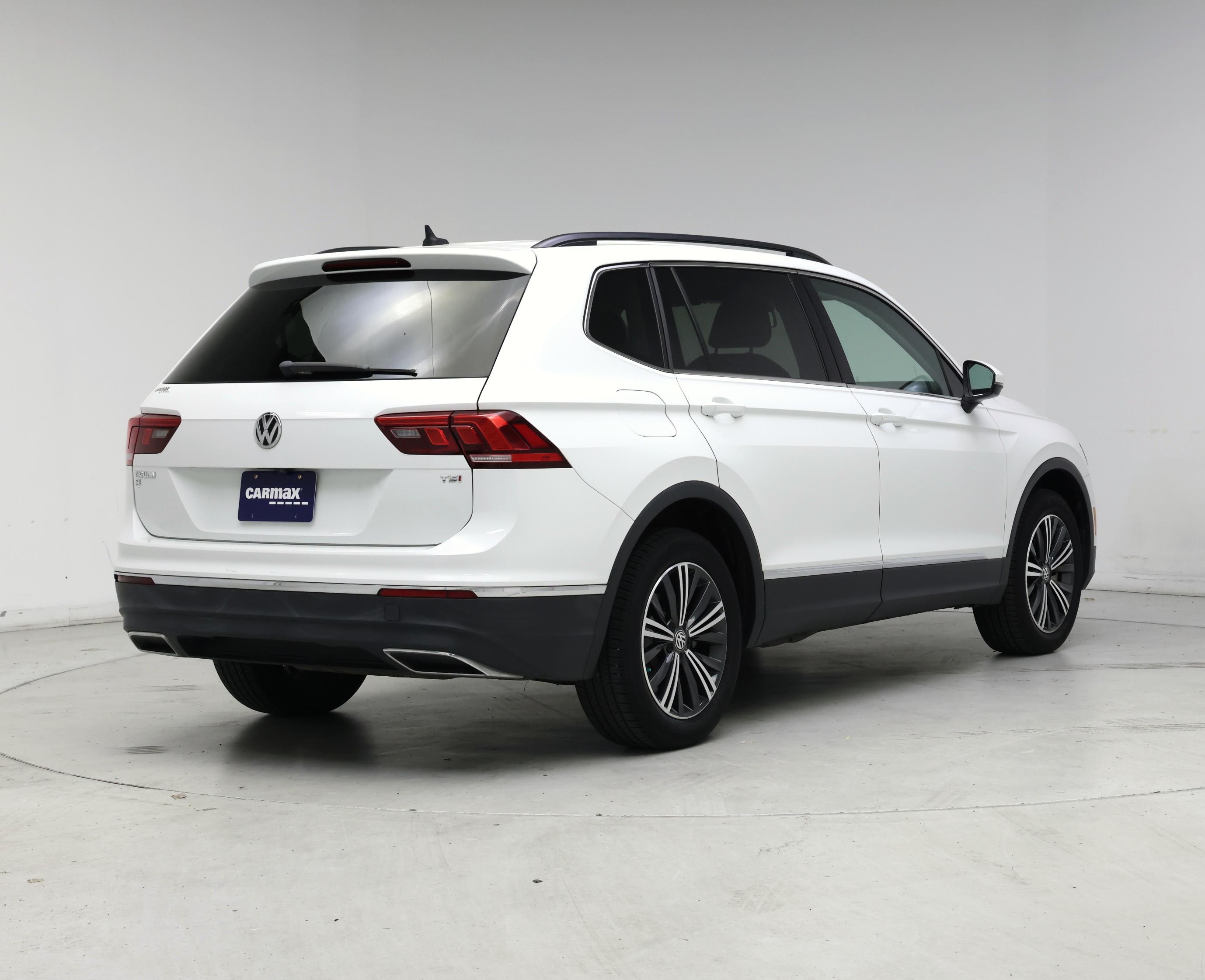 Thumbnail: 2018 Volkswagen Tiguan - 8