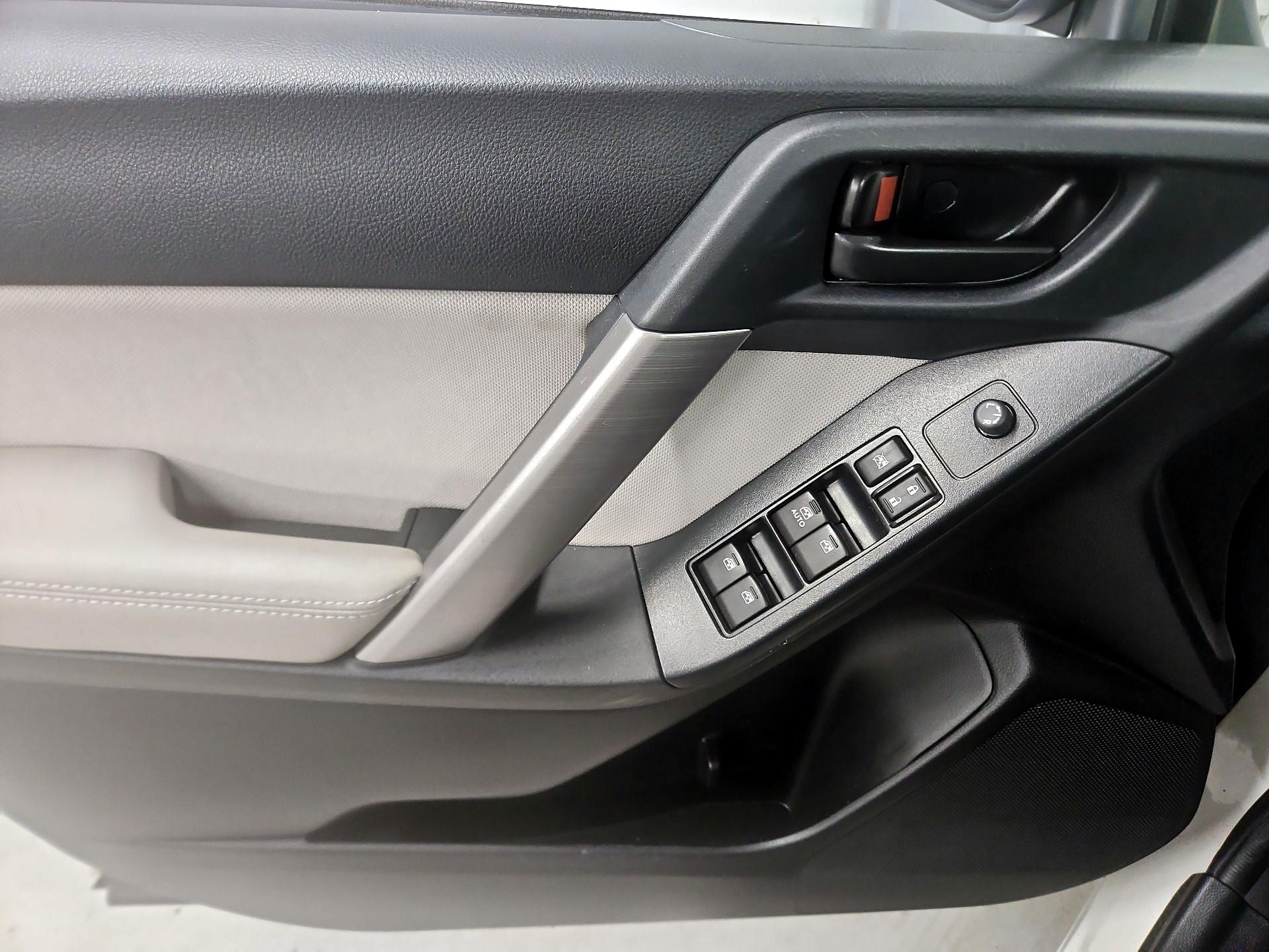 Thumbnail: 2016 Subaru Forester - 12