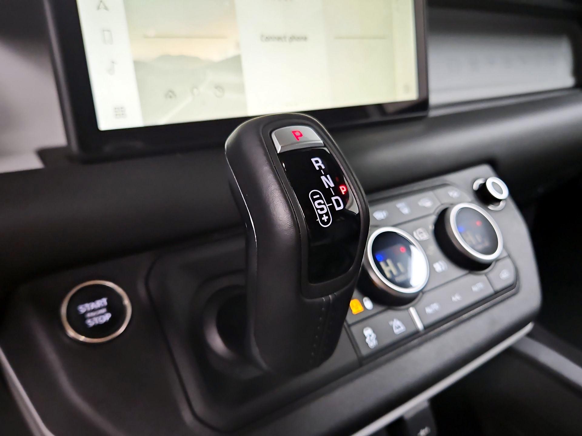 Thumbnail: 2024 Land Rover Defender - 18