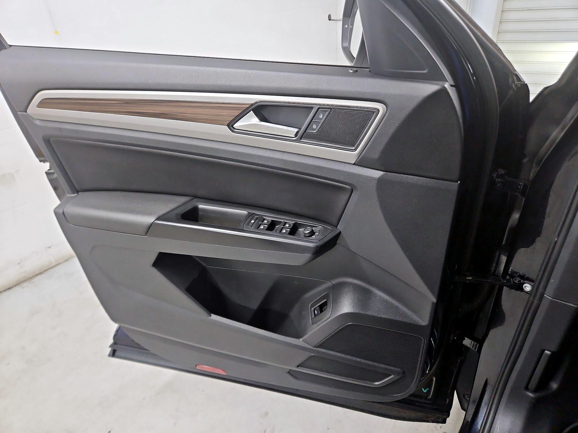 Thumbnail: 2021 Volkswagen Atlas - 12