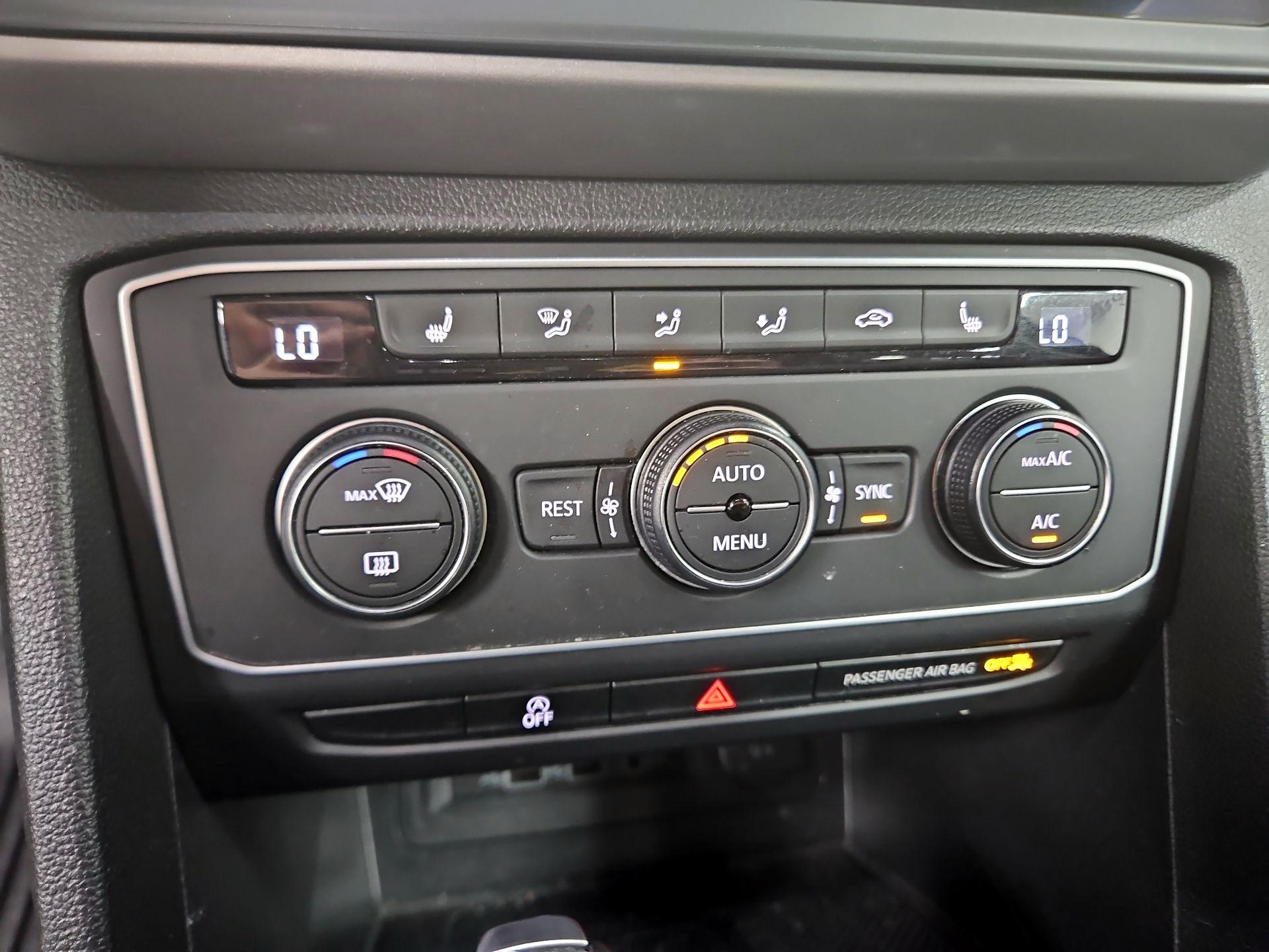 Thumbnail: 2021 Volkswagen Atlas - 16