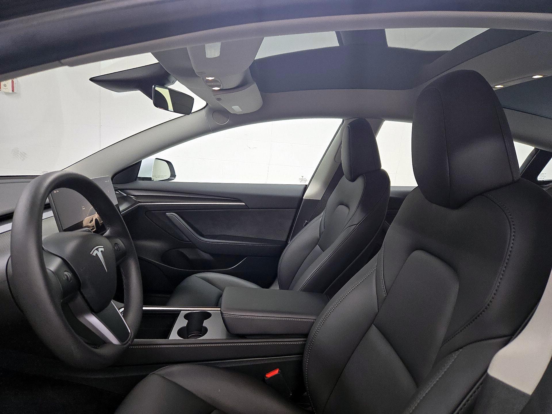 Thumbnail: 2023 Tesla Model 3 - 19