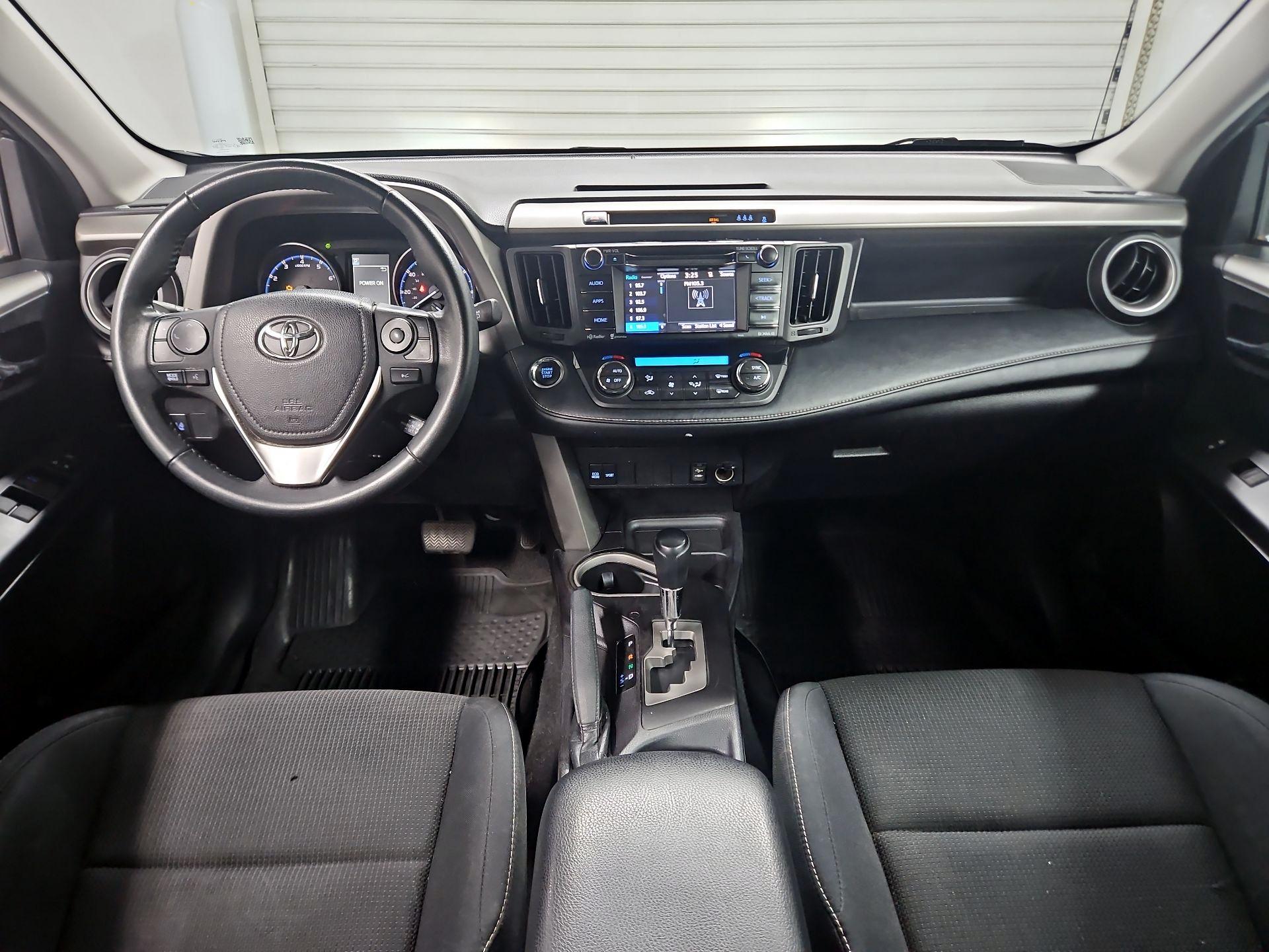 Thumbnail: 2017 Toyota RAV4 - 9