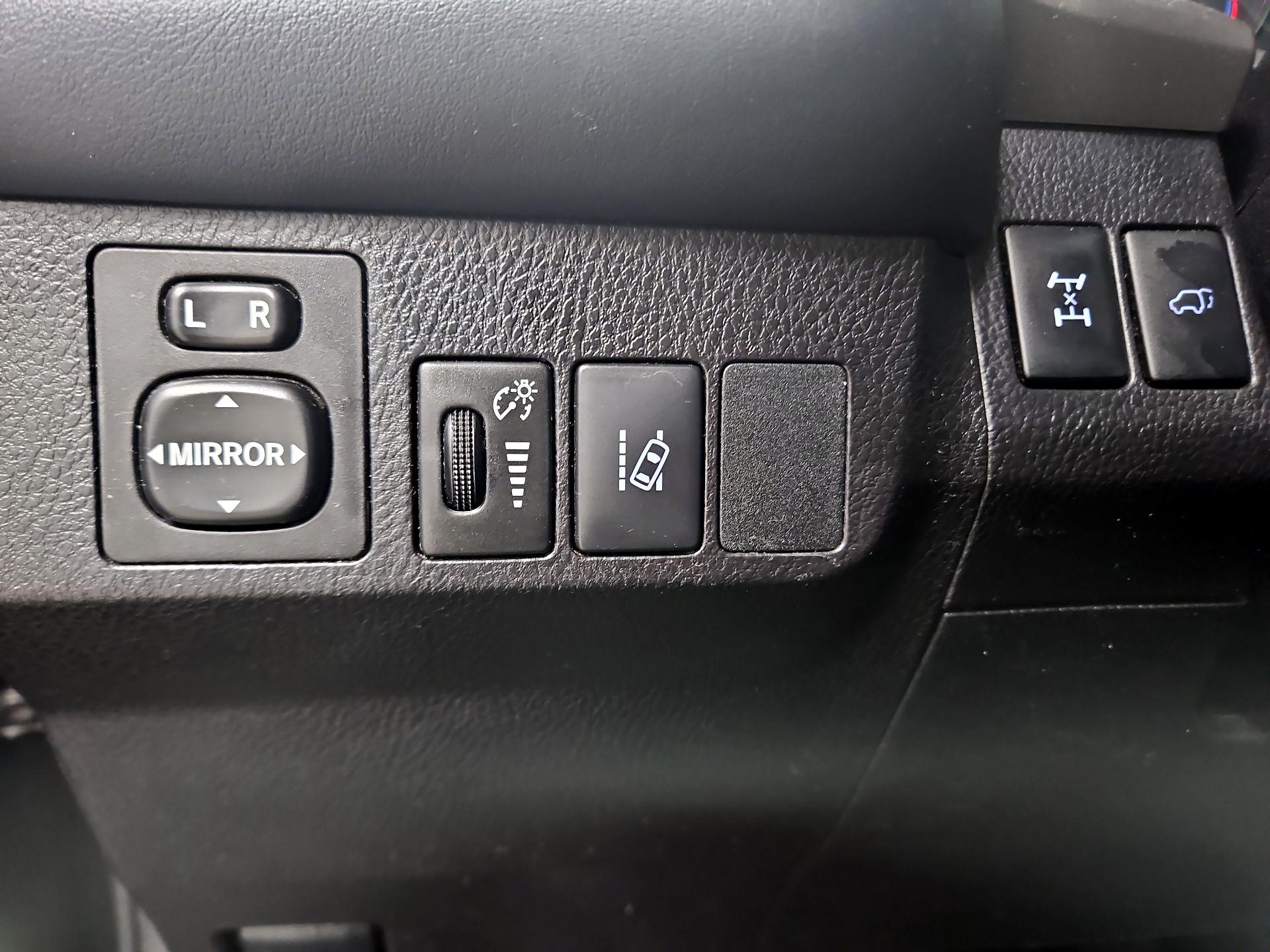 Thumbnail: 2017 Toyota RAV4 - 13