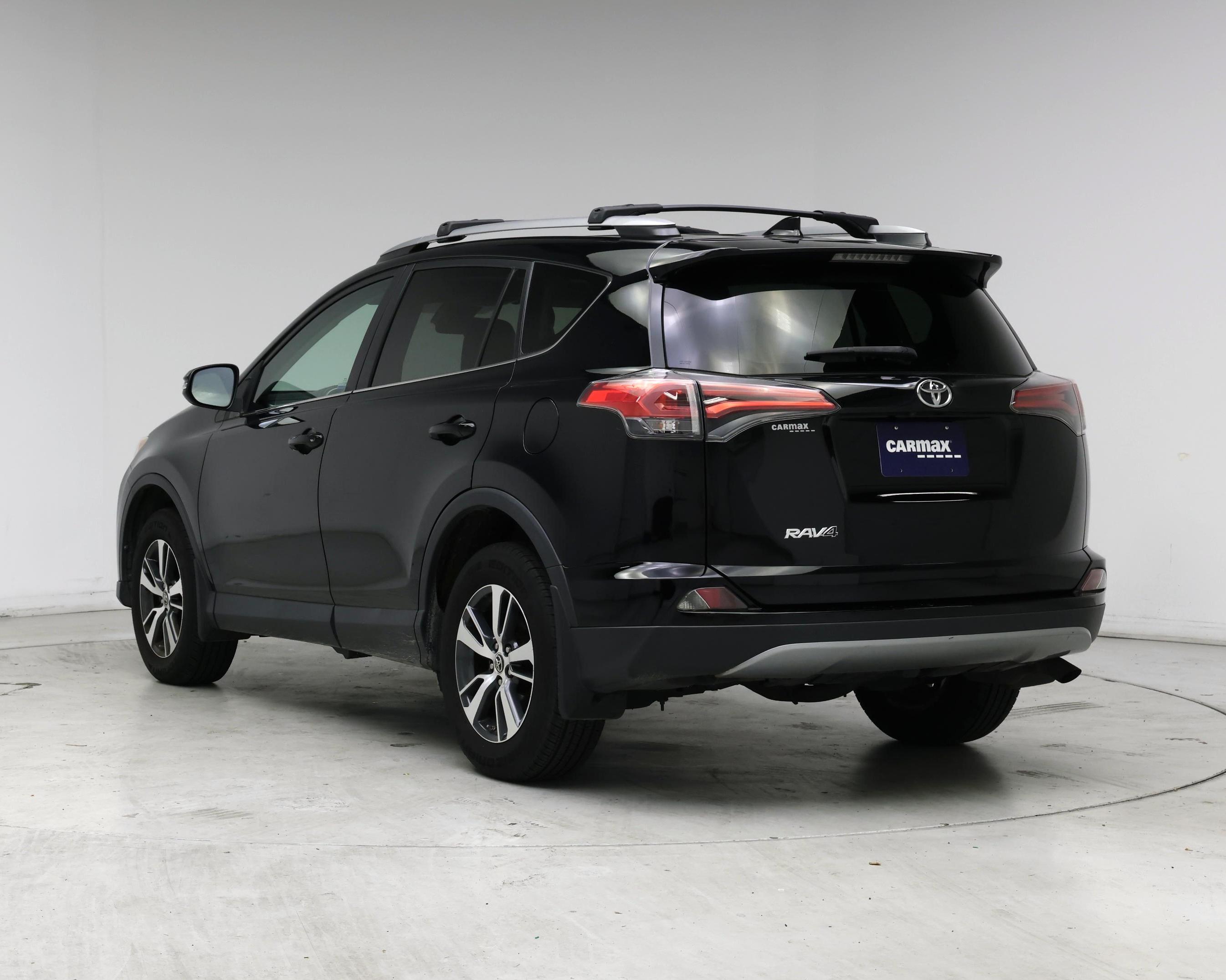 Thumbnail: 2017 Toyota RAV4 - 2