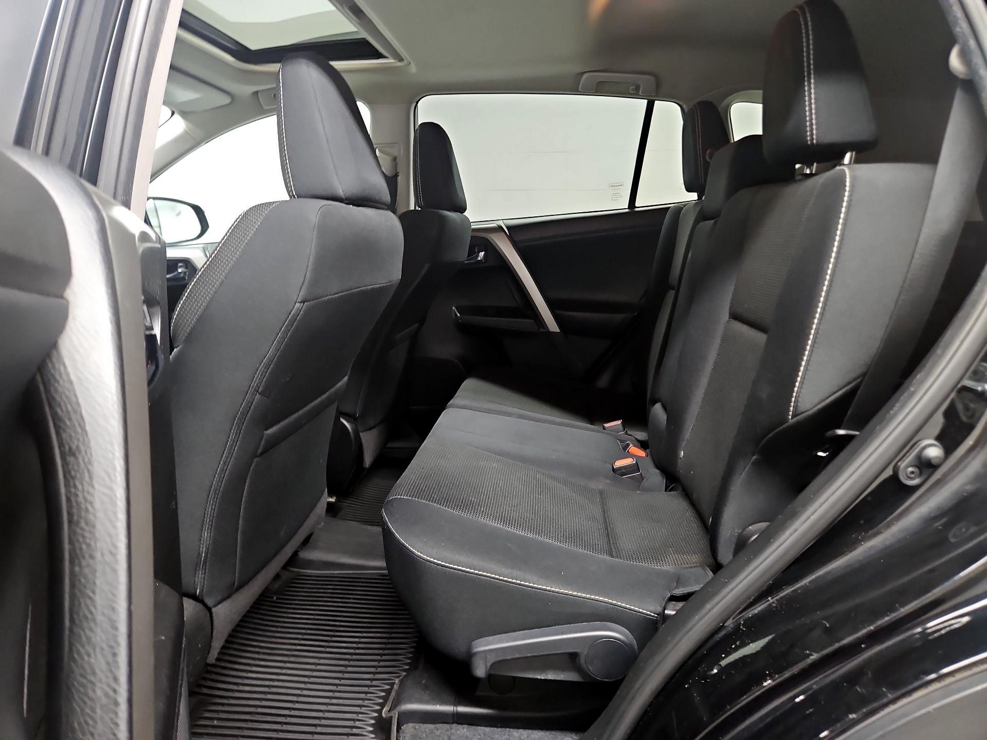 Thumbnail: 2017 Toyota RAV4 - 20