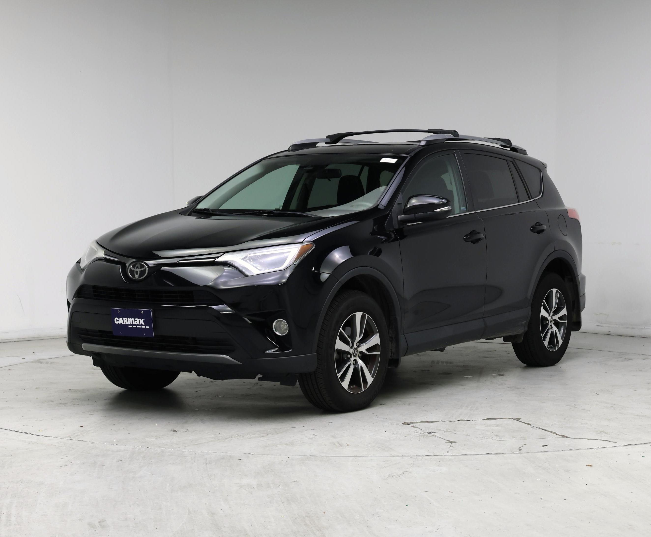 Thumbnail: 2017 Toyota RAV4 - 4