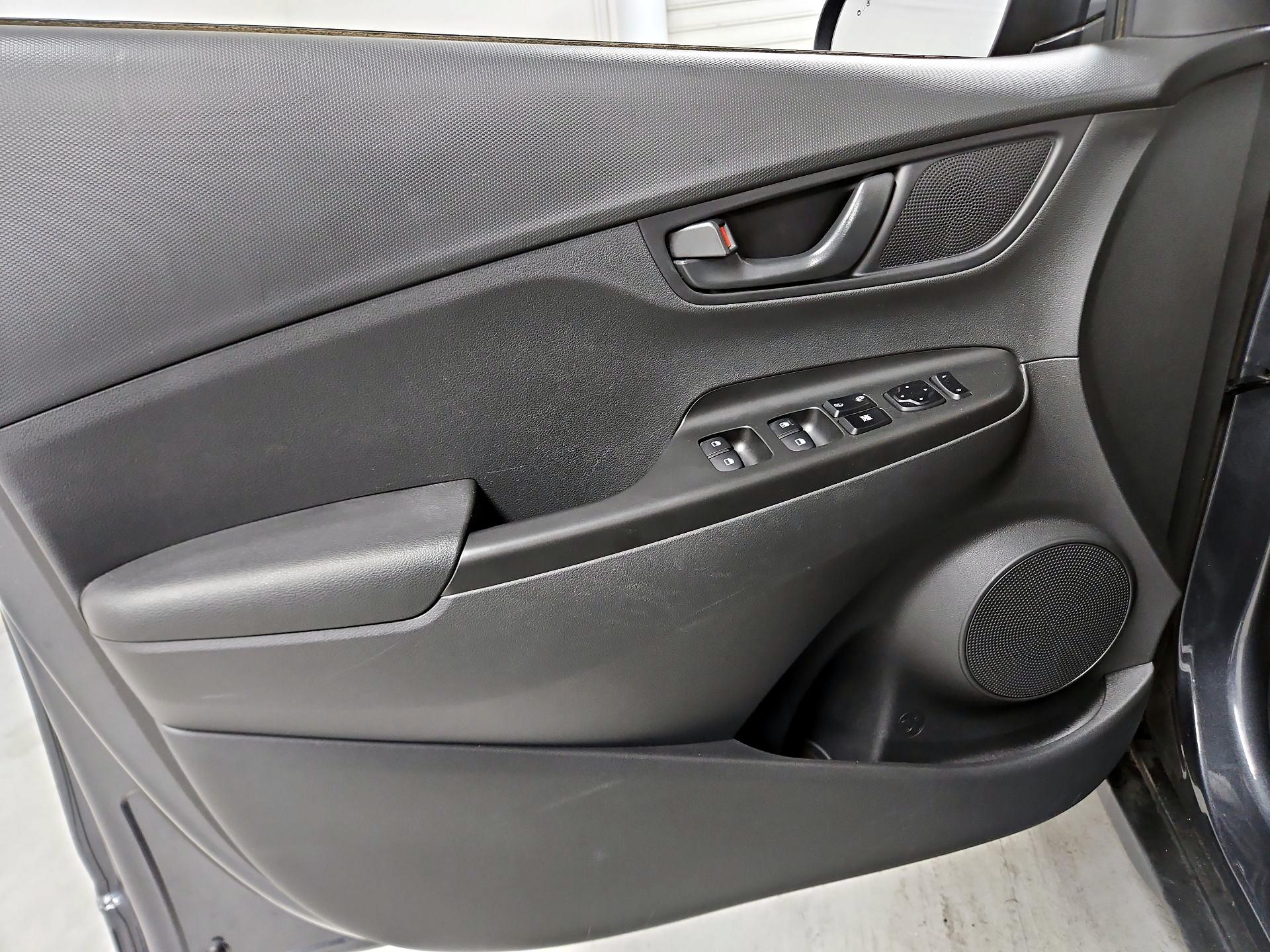 Thumbnail: 2022 Hyundai Kona - 12