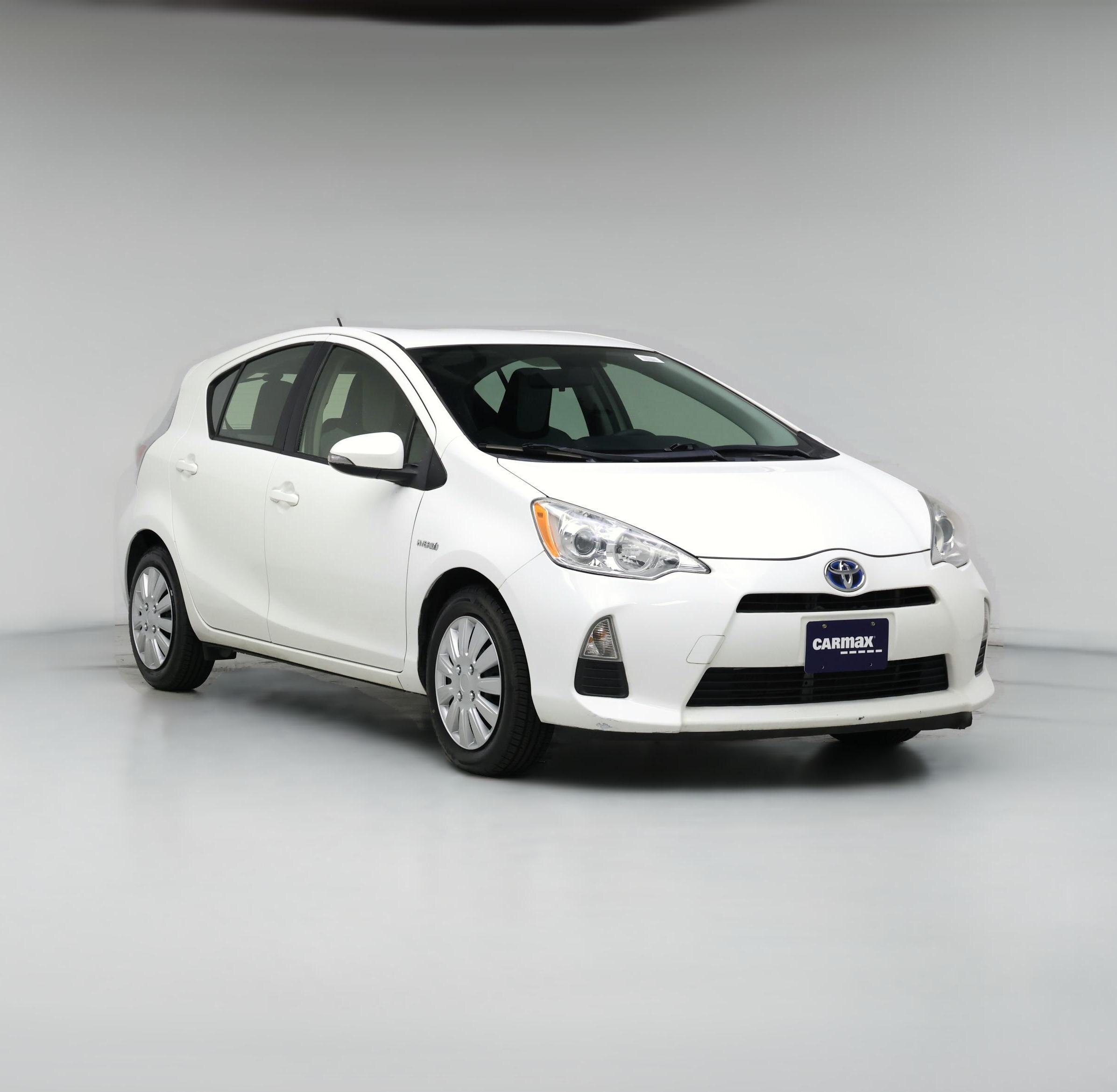Thumbnail: 2014 Toyota Prius c - 1
