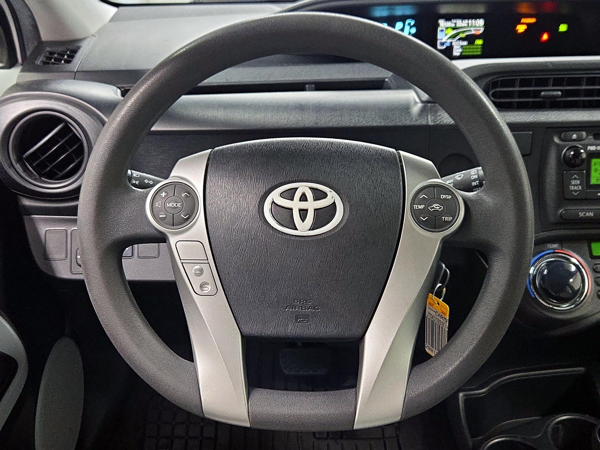 Thumbnail: 2014 Toyota Prius c - 10