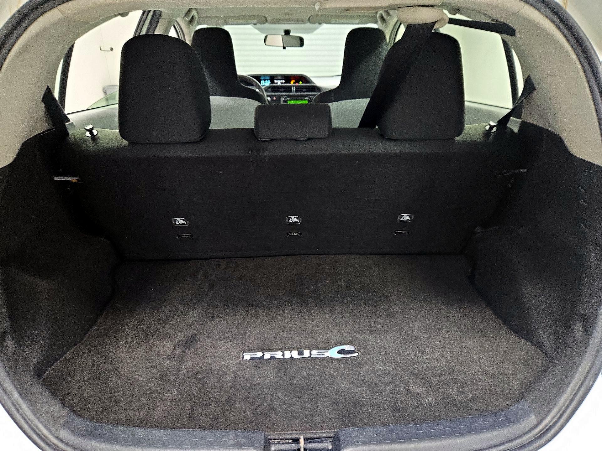 Thumbnail: 2014 Toyota Prius c - 19