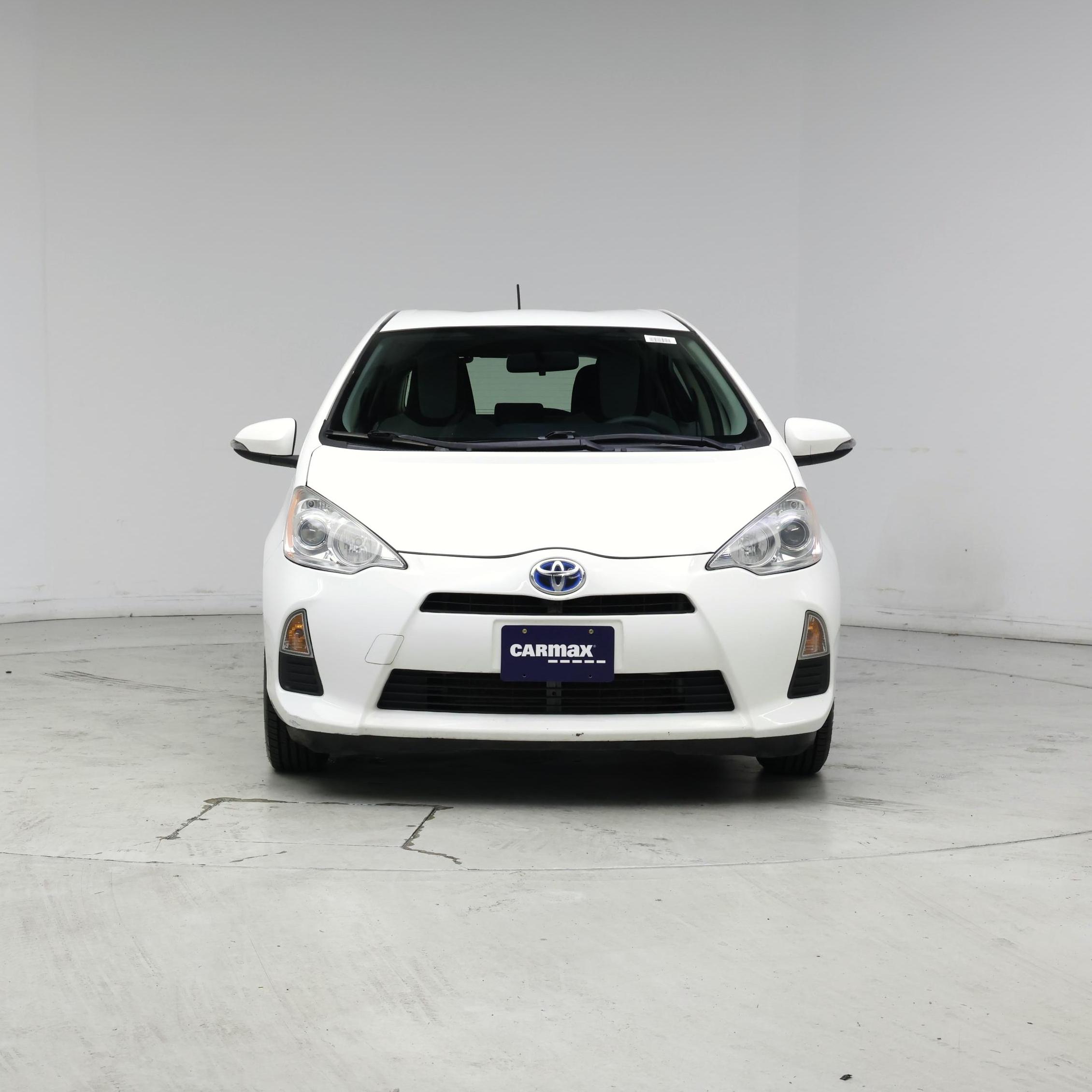 Thumbnail: 2014 Toyota Prius c - 5
