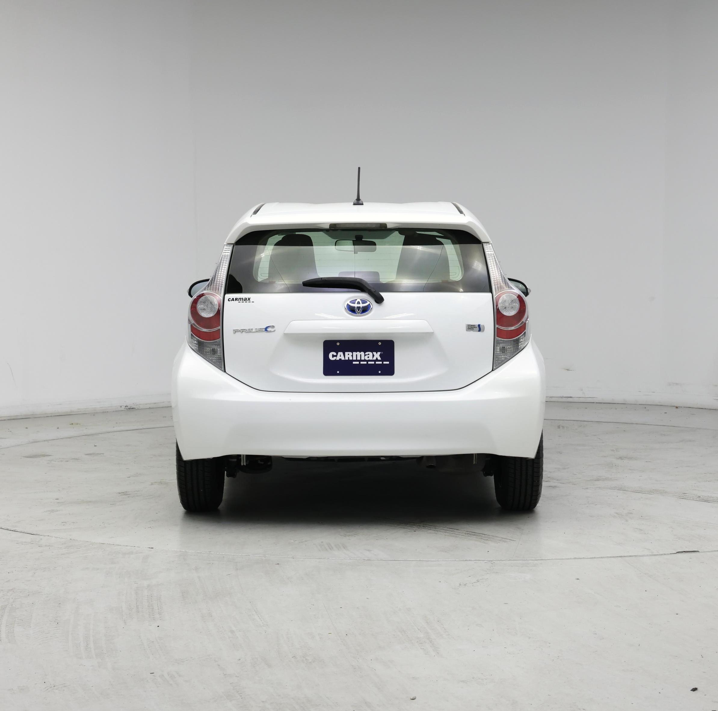 Thumbnail: 2014 Toyota Prius c - 6