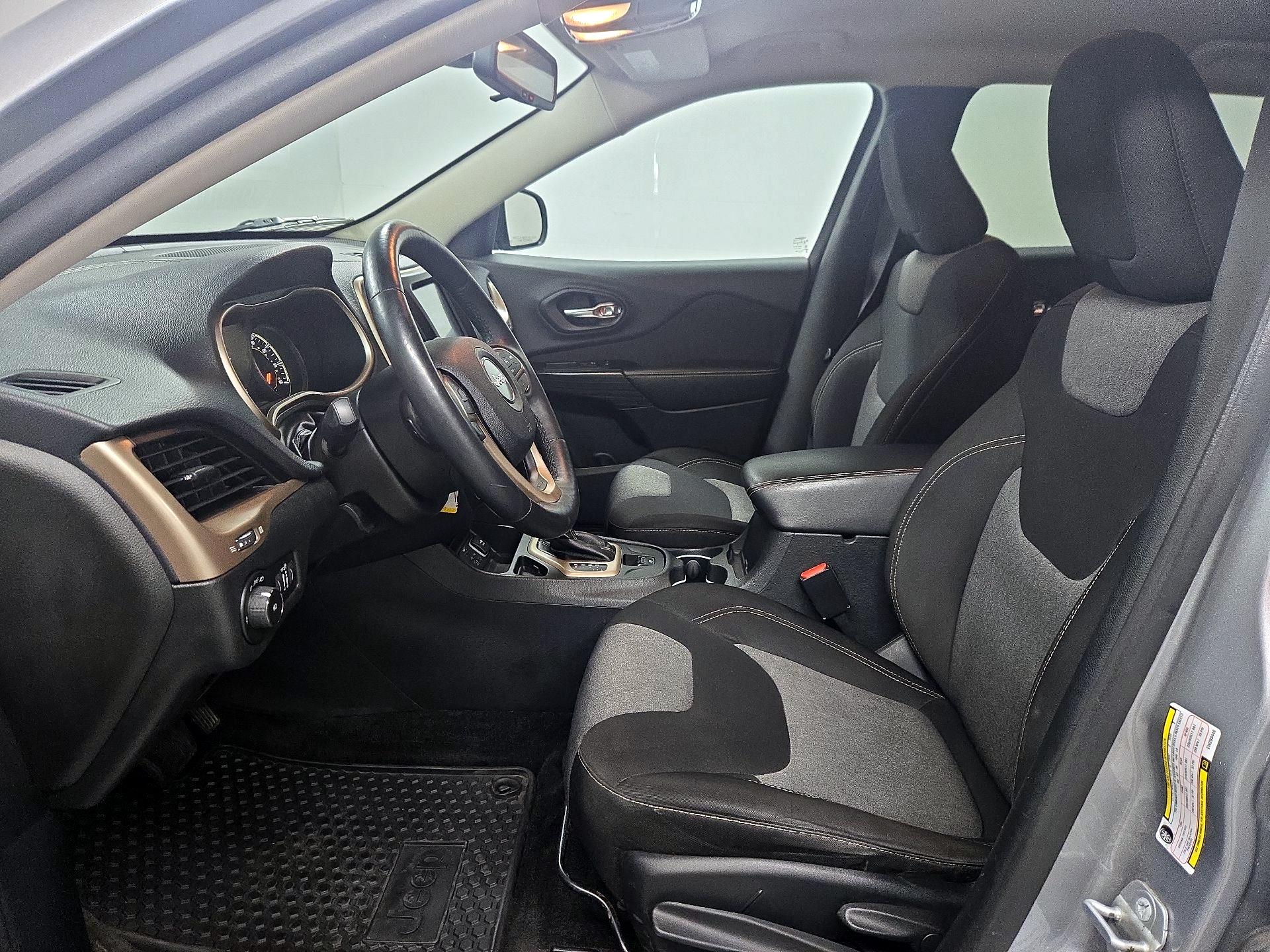 Thumbnail: 2014 Jeep Cherokee - 11