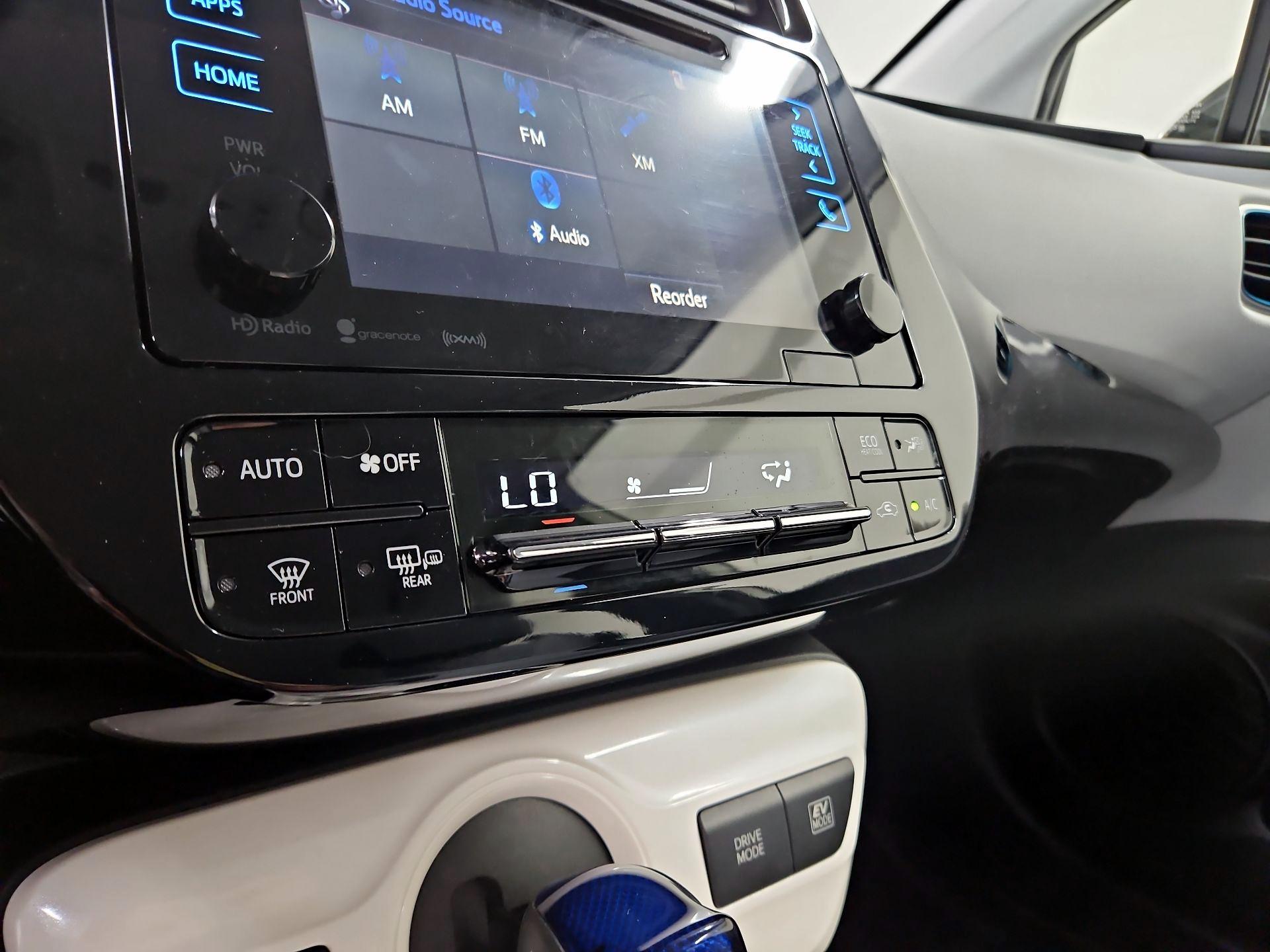 Thumbnail: 2017 Toyota Prius - 17
