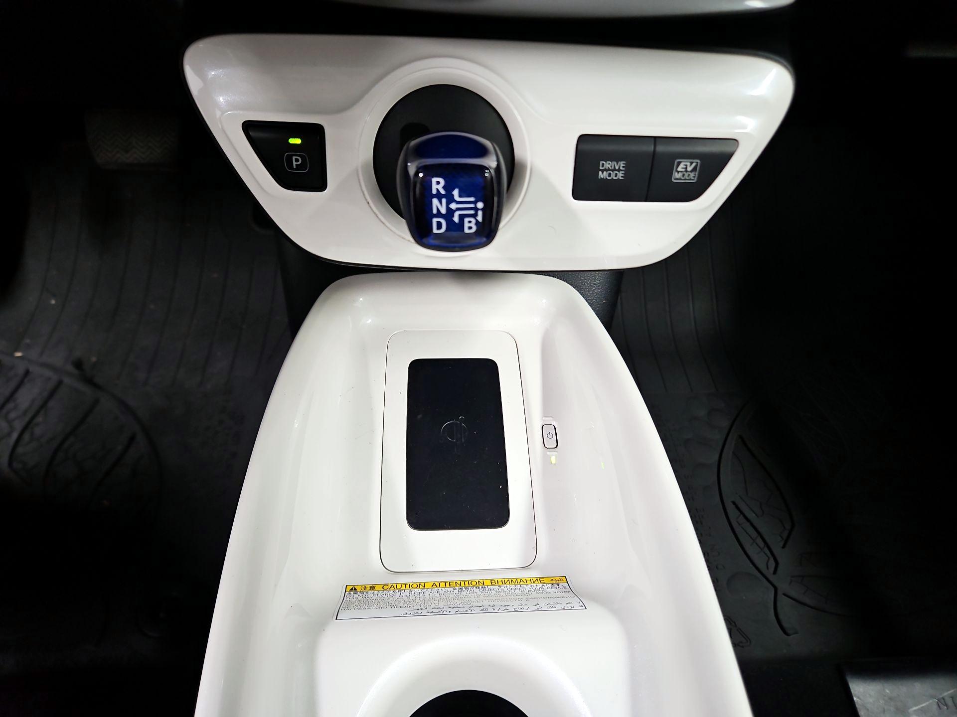 Thumbnail: 2017 Toyota Prius - 18