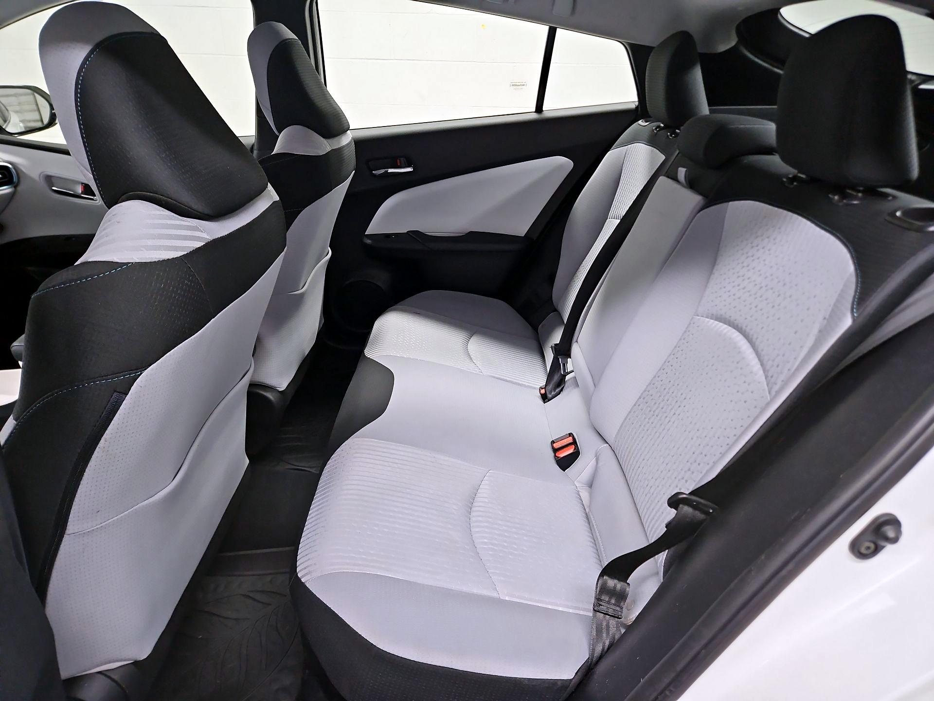 Thumbnail: 2017 Toyota Prius - 20