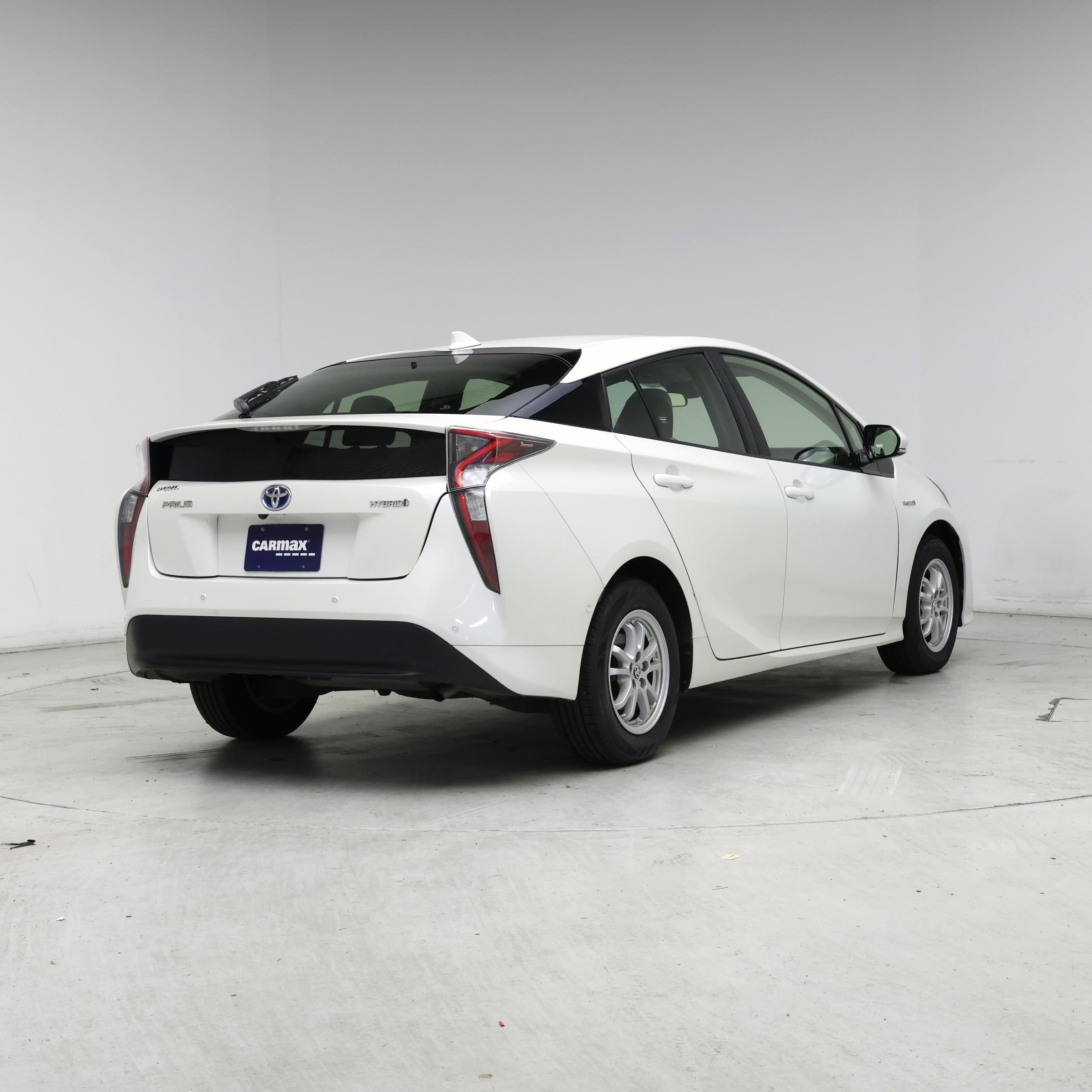 Thumbnail: 2017 Toyota Prius - 8