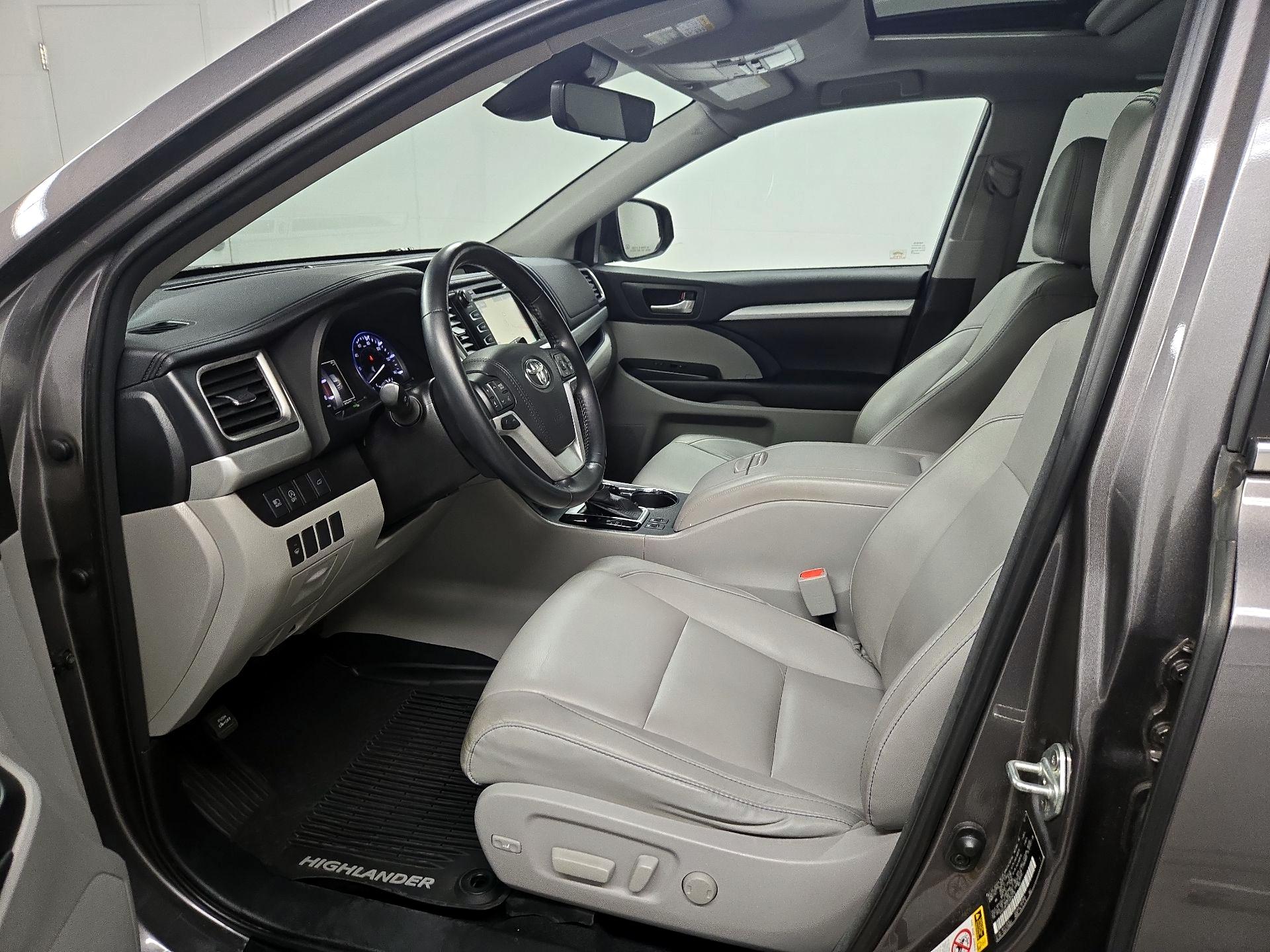 Thumbnail: 2018 Toyota Highlander - 11