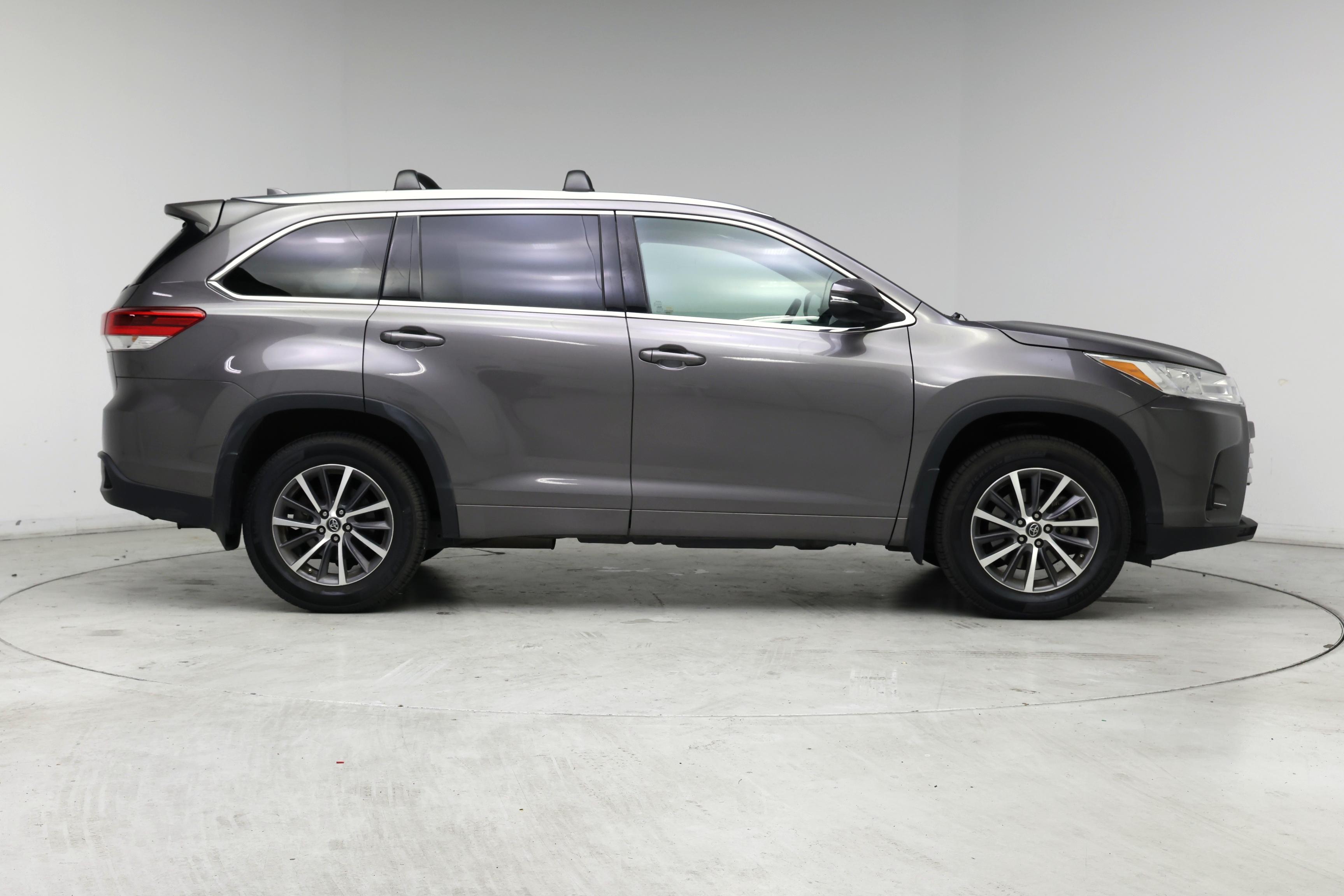 Thumbnail: 2018 Toyota Highlander - 7