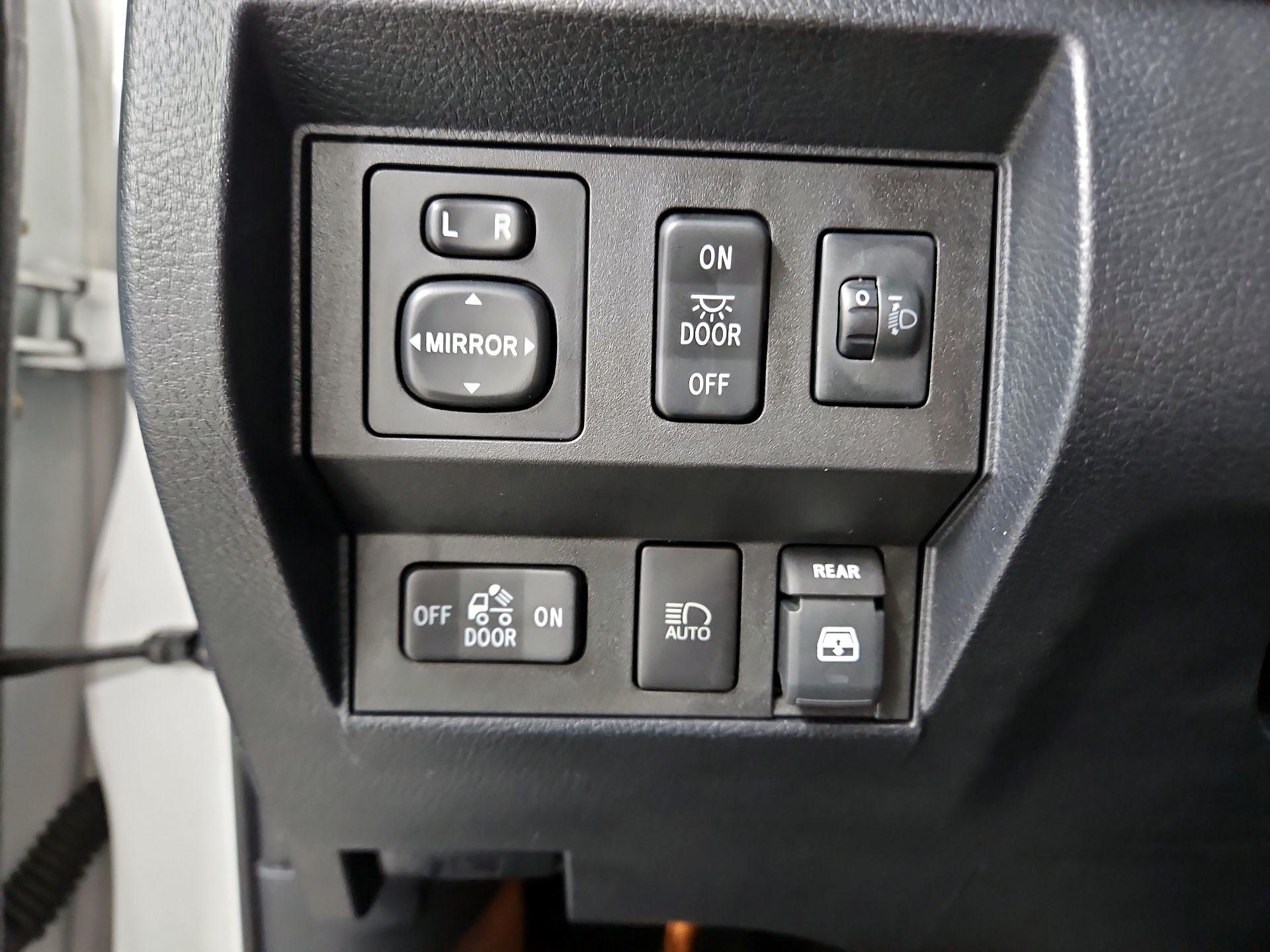 Thumbnail: 2018 Toyota Tundra - 13