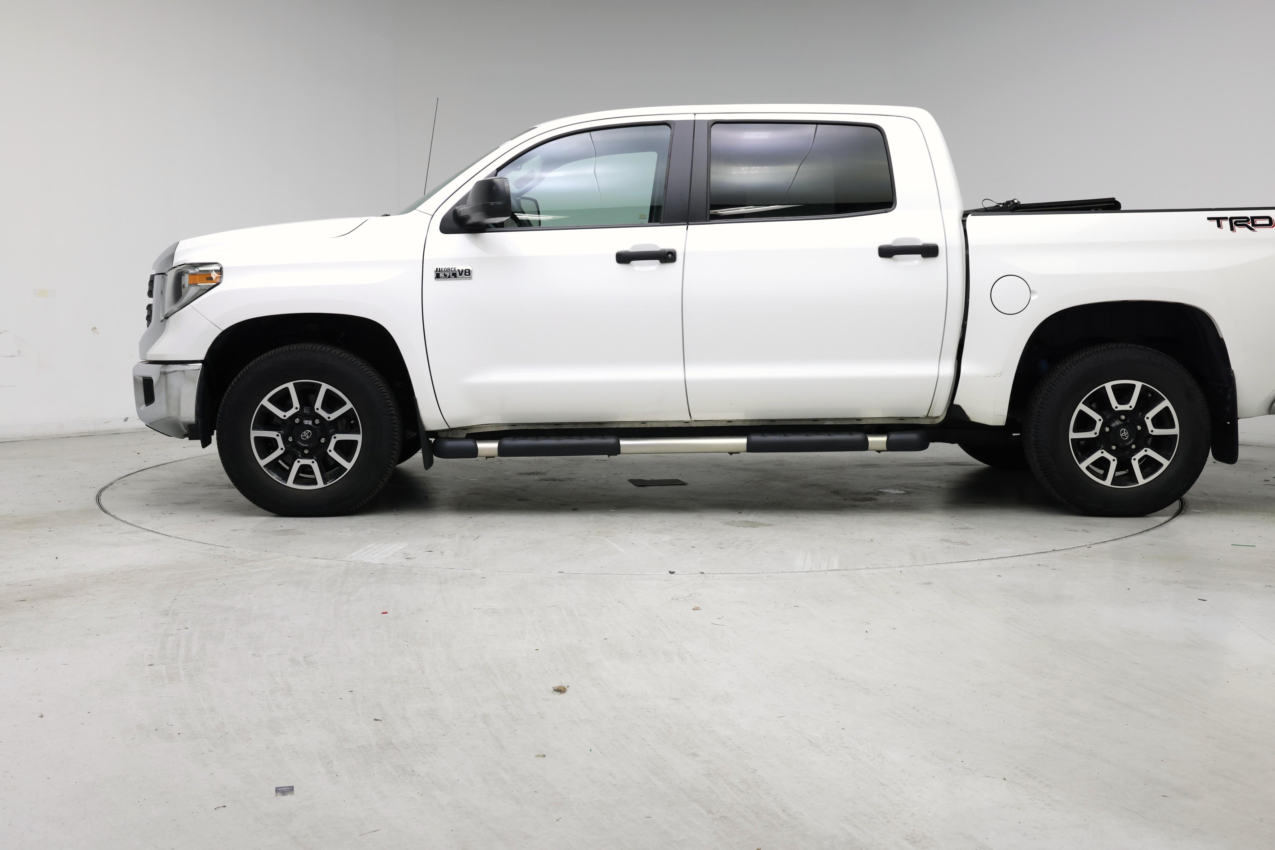 Thumbnail: 2018 Toyota Tundra - 3