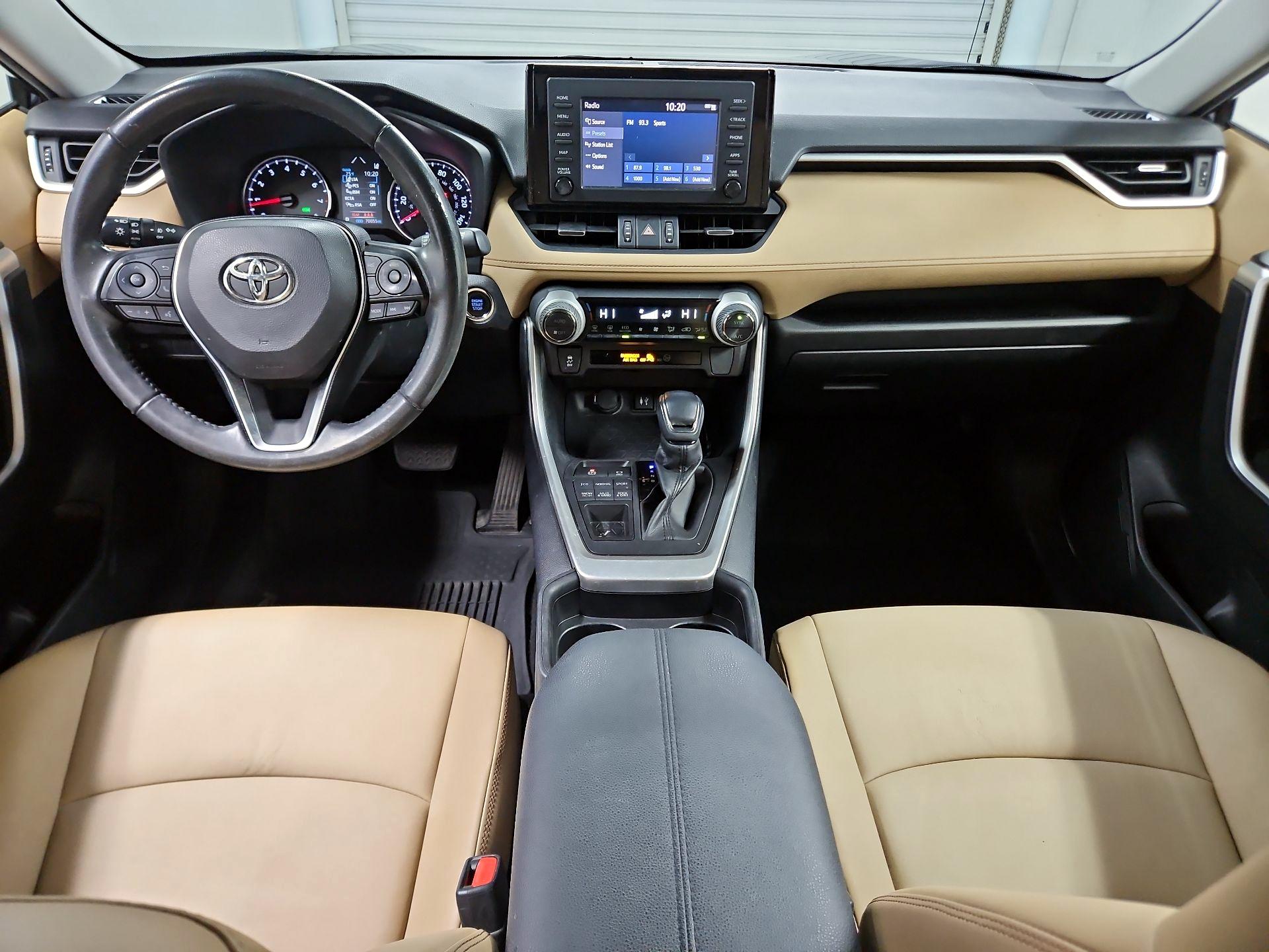 Thumbnail: 2019 Toyota RAV4 - 9