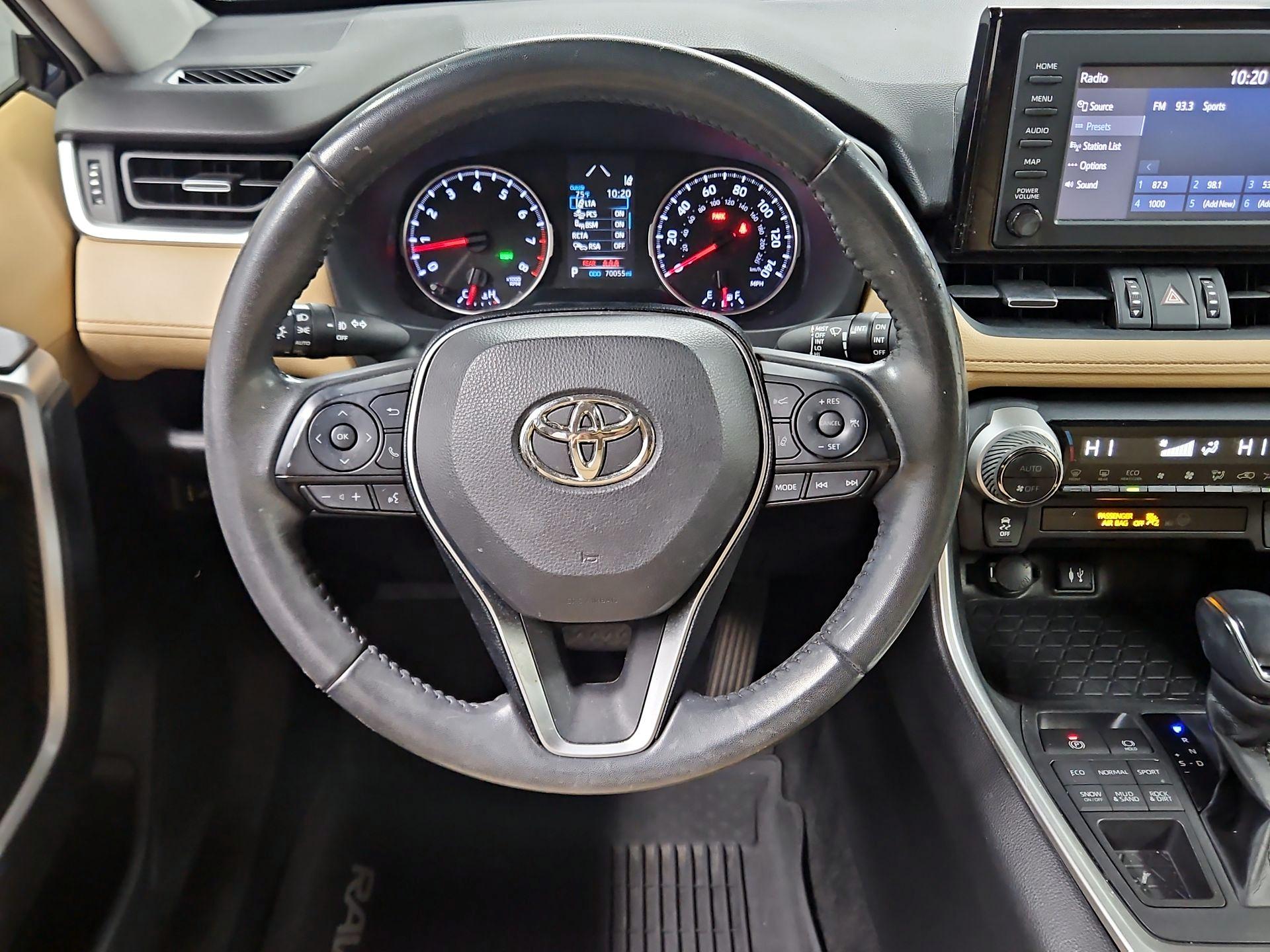 Thumbnail: 2019 Toyota RAV4 - 10