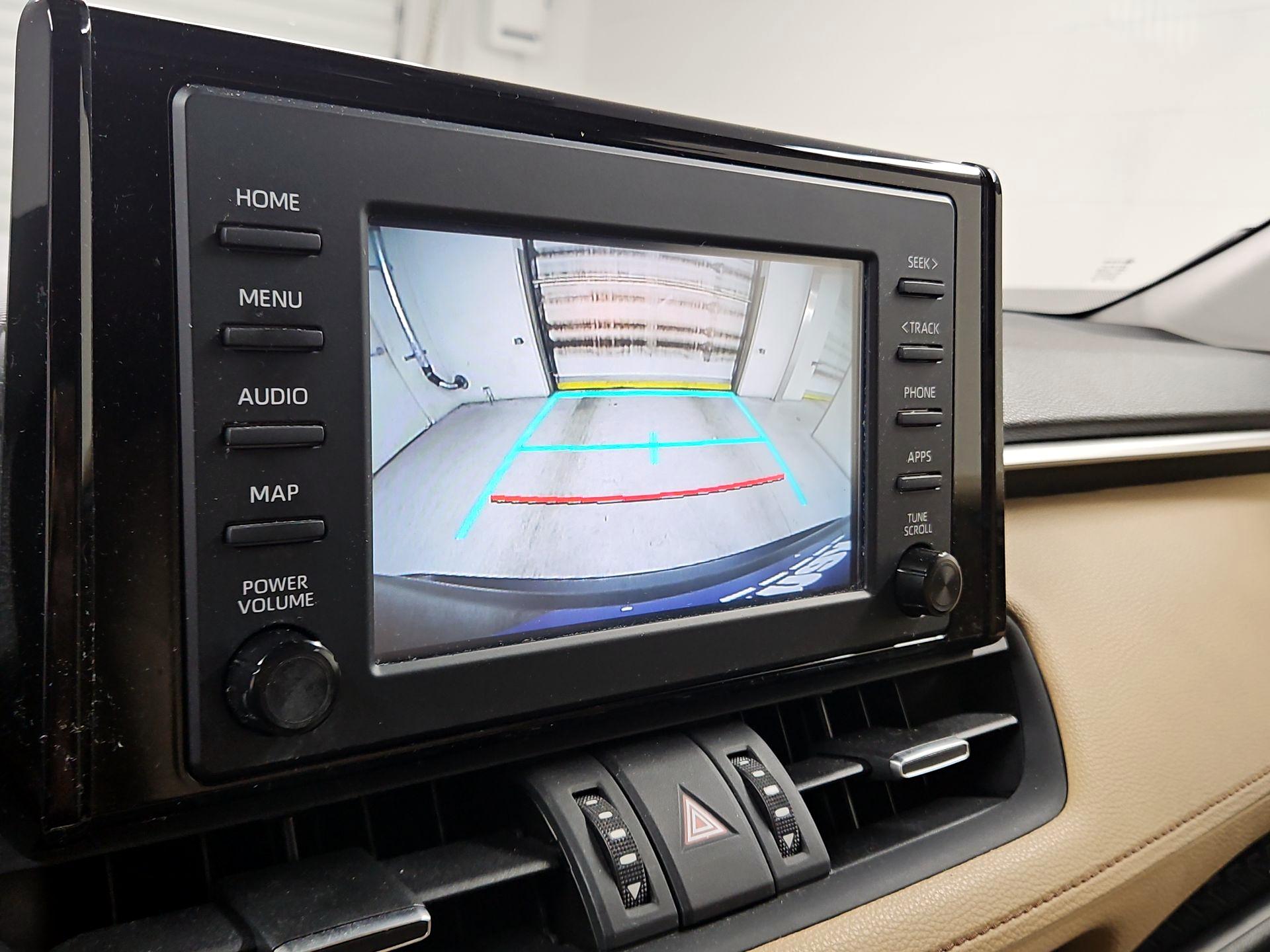 Thumbnail: 2019 Toyota RAV4 - 14