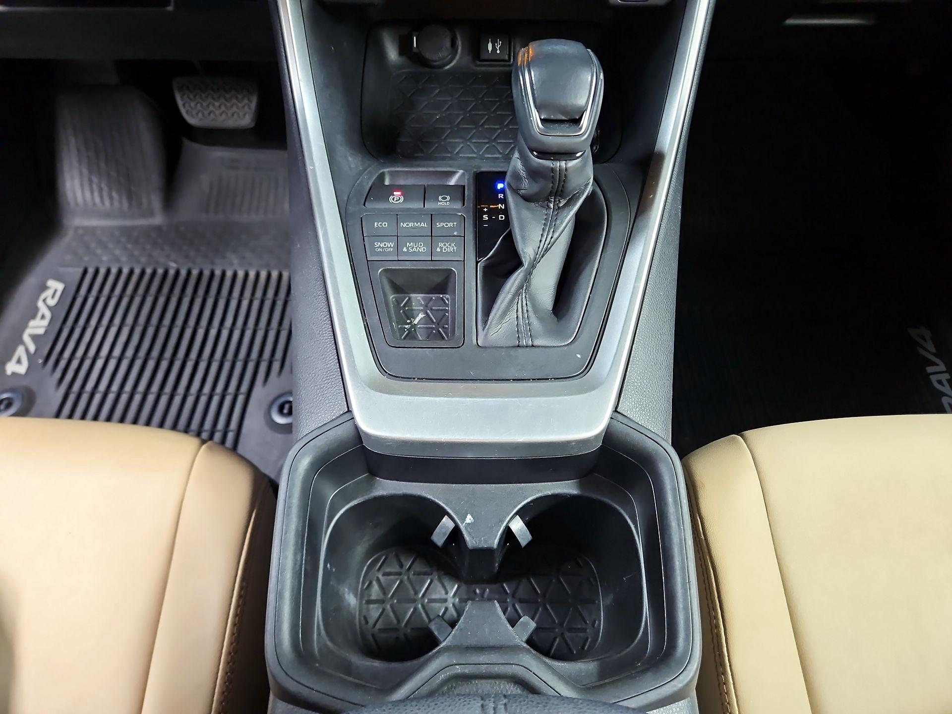 Thumbnail: 2019 Toyota RAV4 - 15